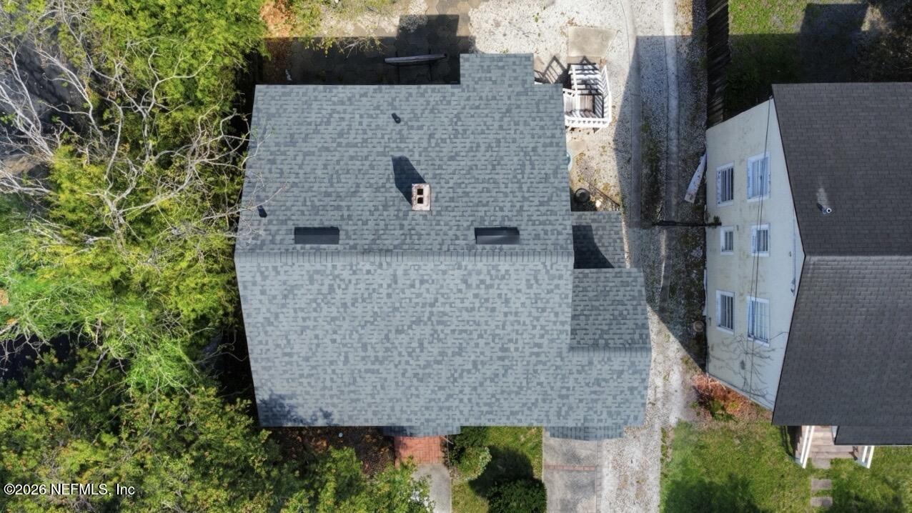 1377 INGLESIDE Avenue