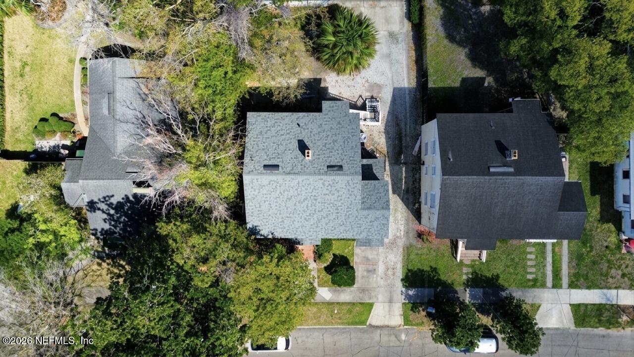 1377 INGLESIDE Avenue