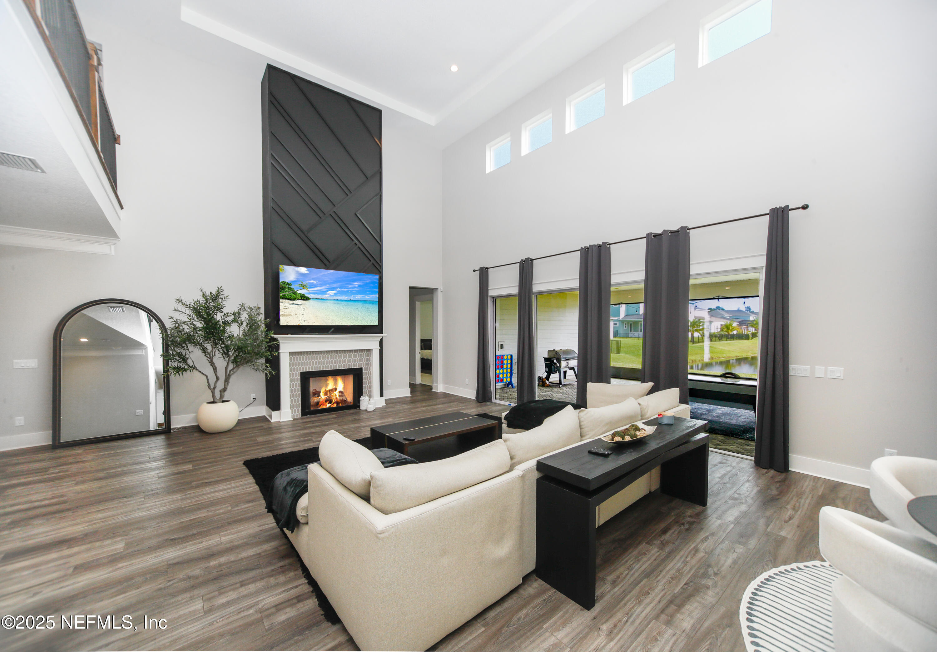 151 HILLENDALE Circle