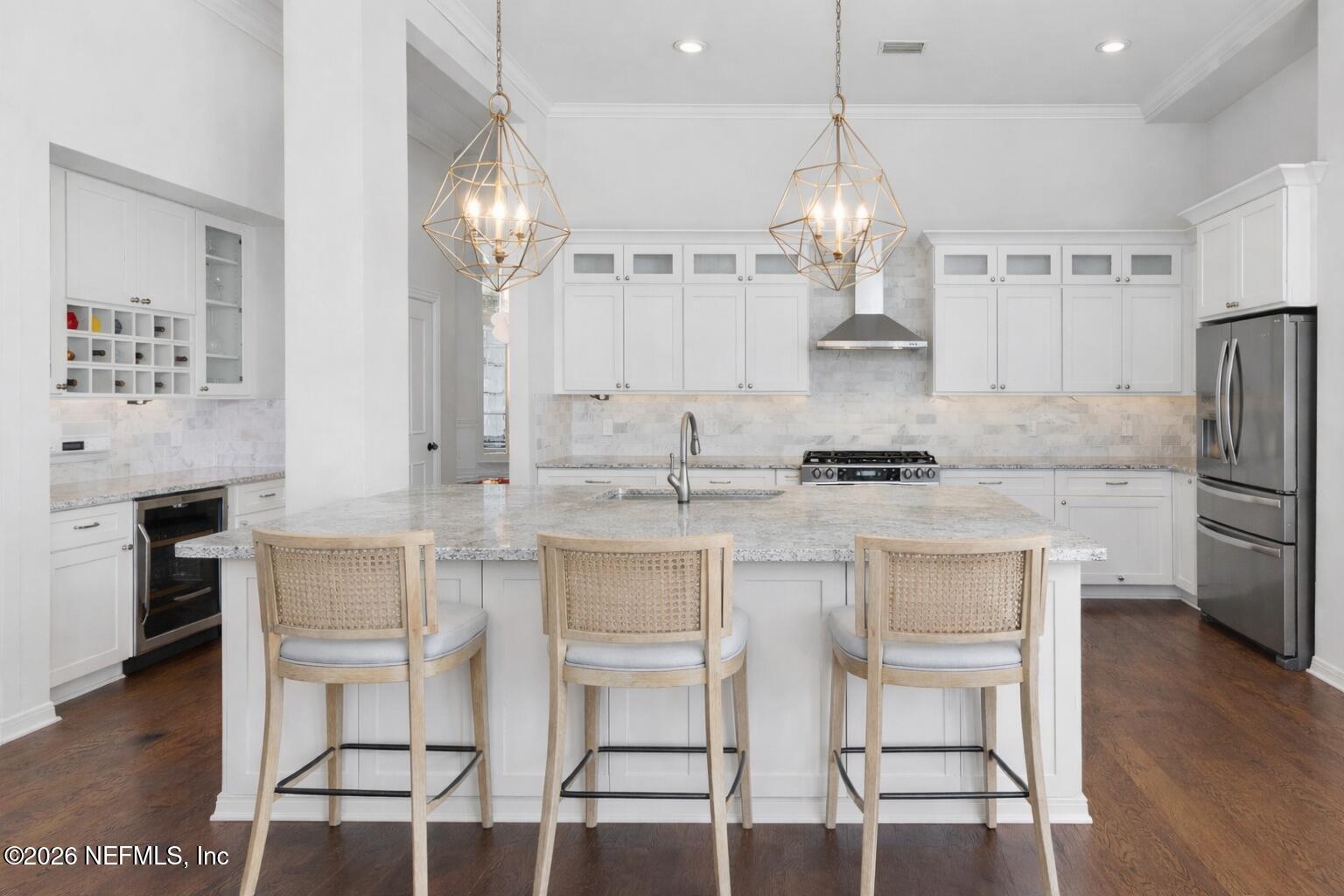 300 PLANTATION Circle