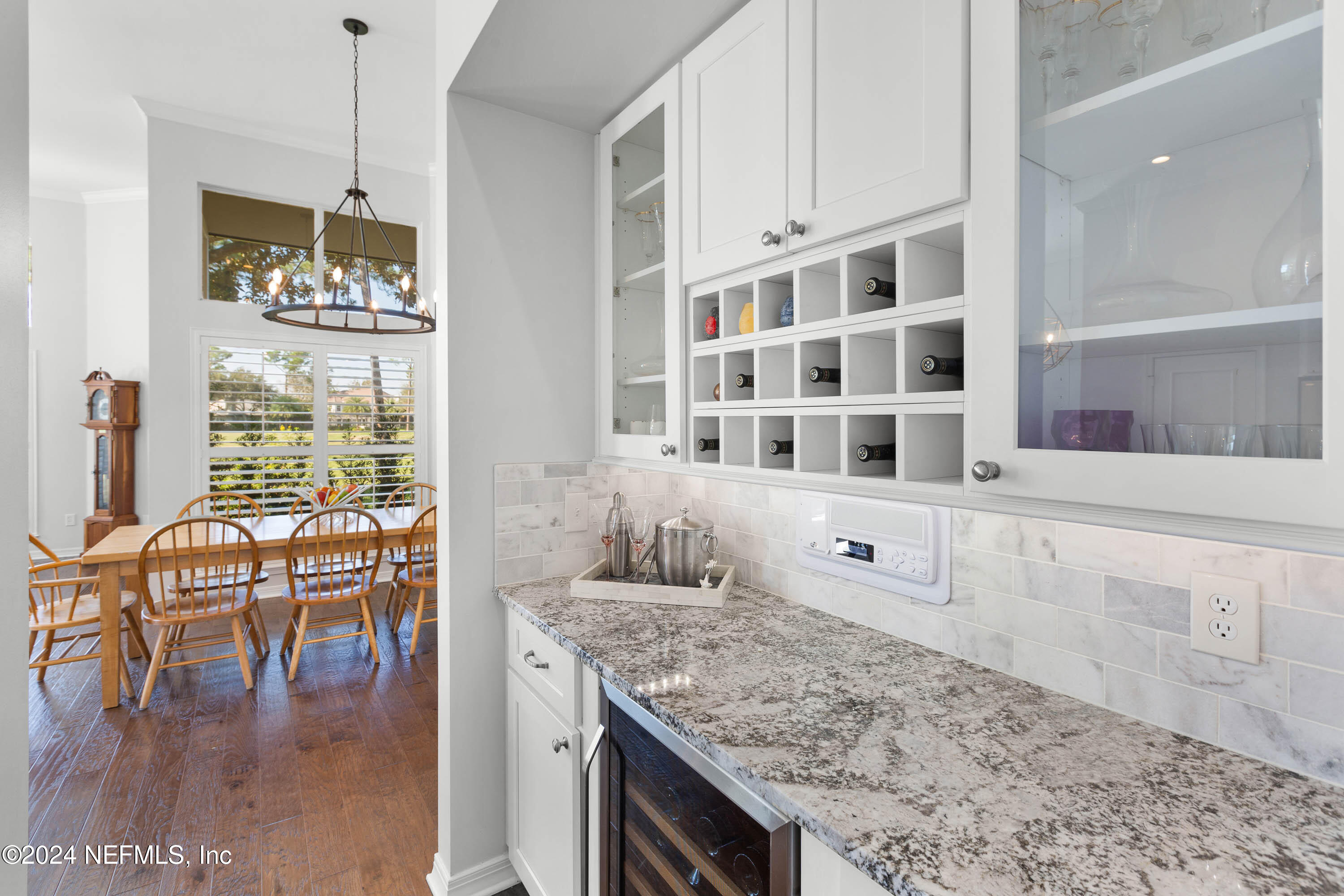 300 PLANTATION Circle