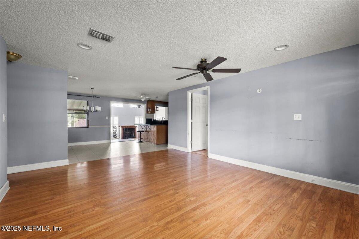 360 CANIS Drive W