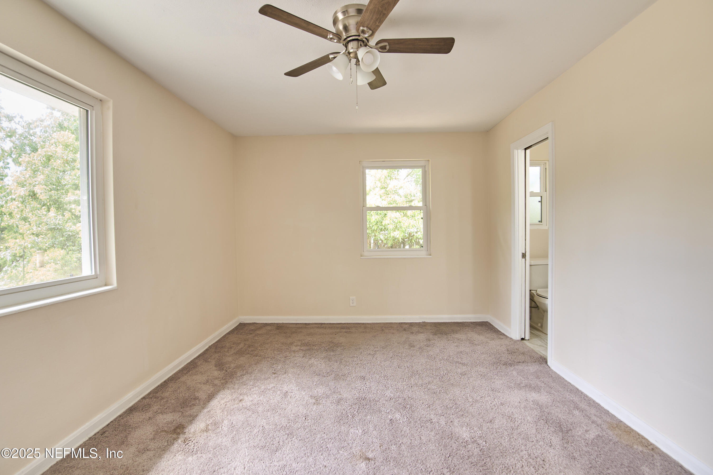 10568 LAKE VIEW Road E
