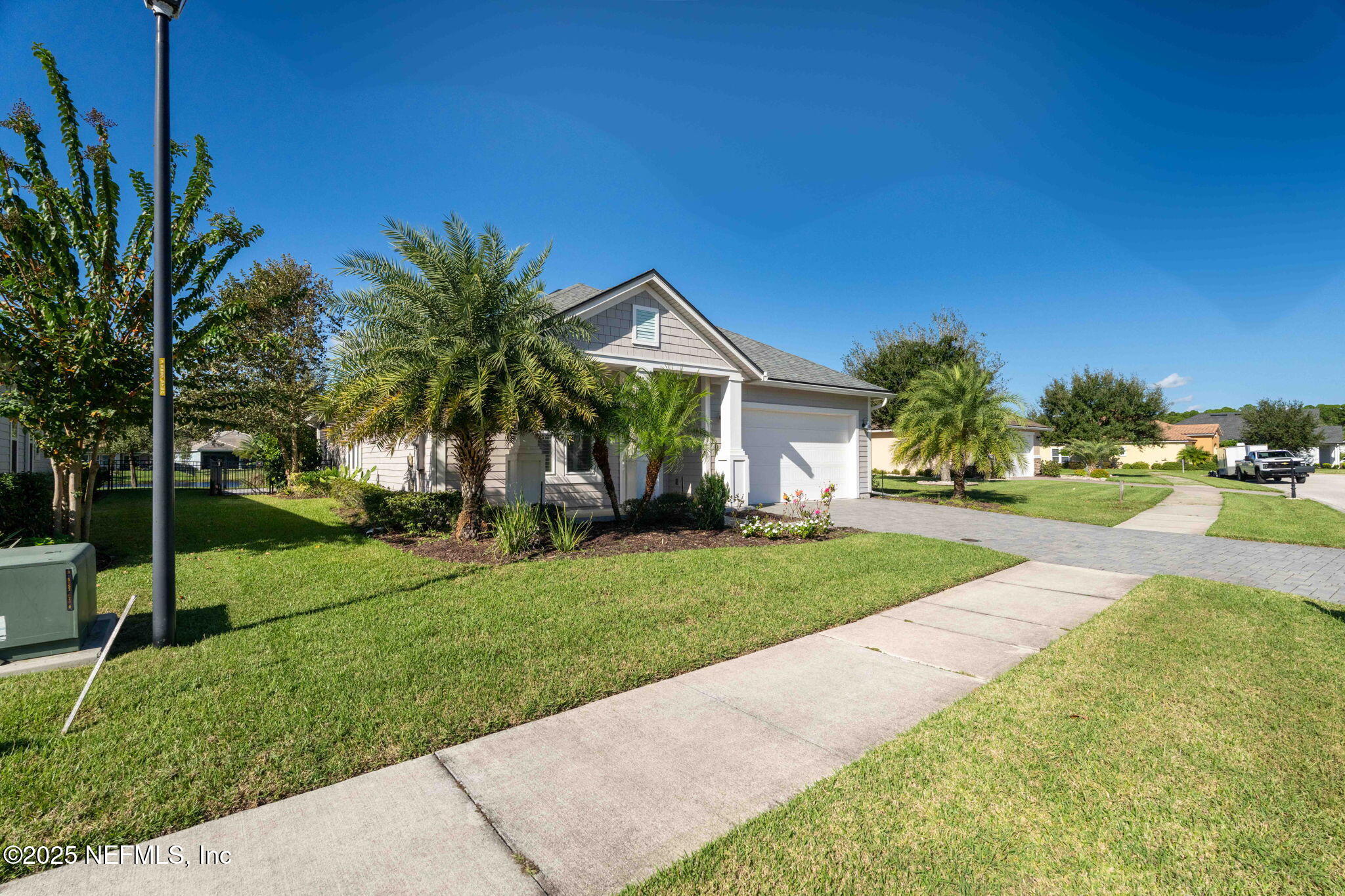 211 PINTORESCO Drive