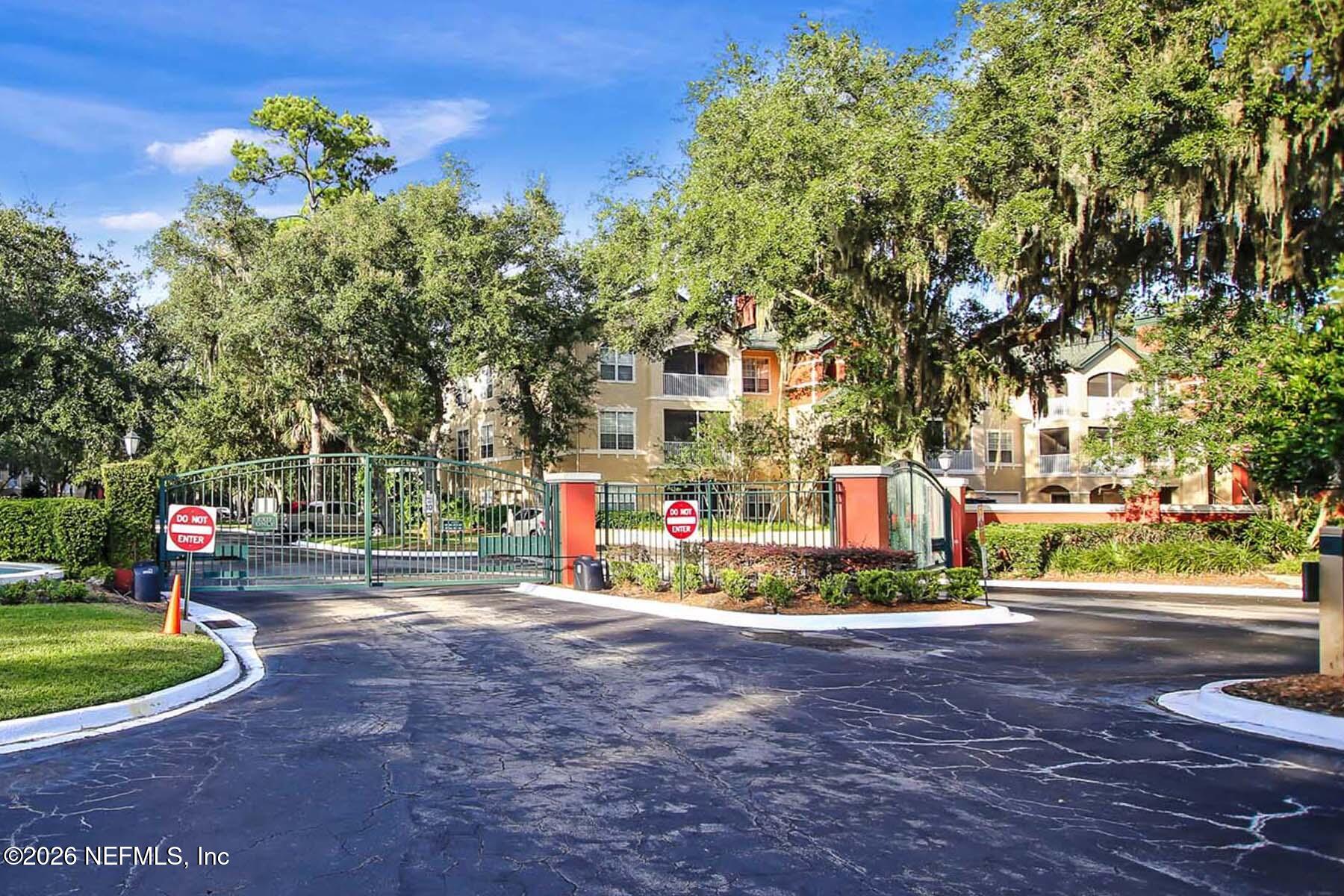 150 VERACRUZ Drive 525