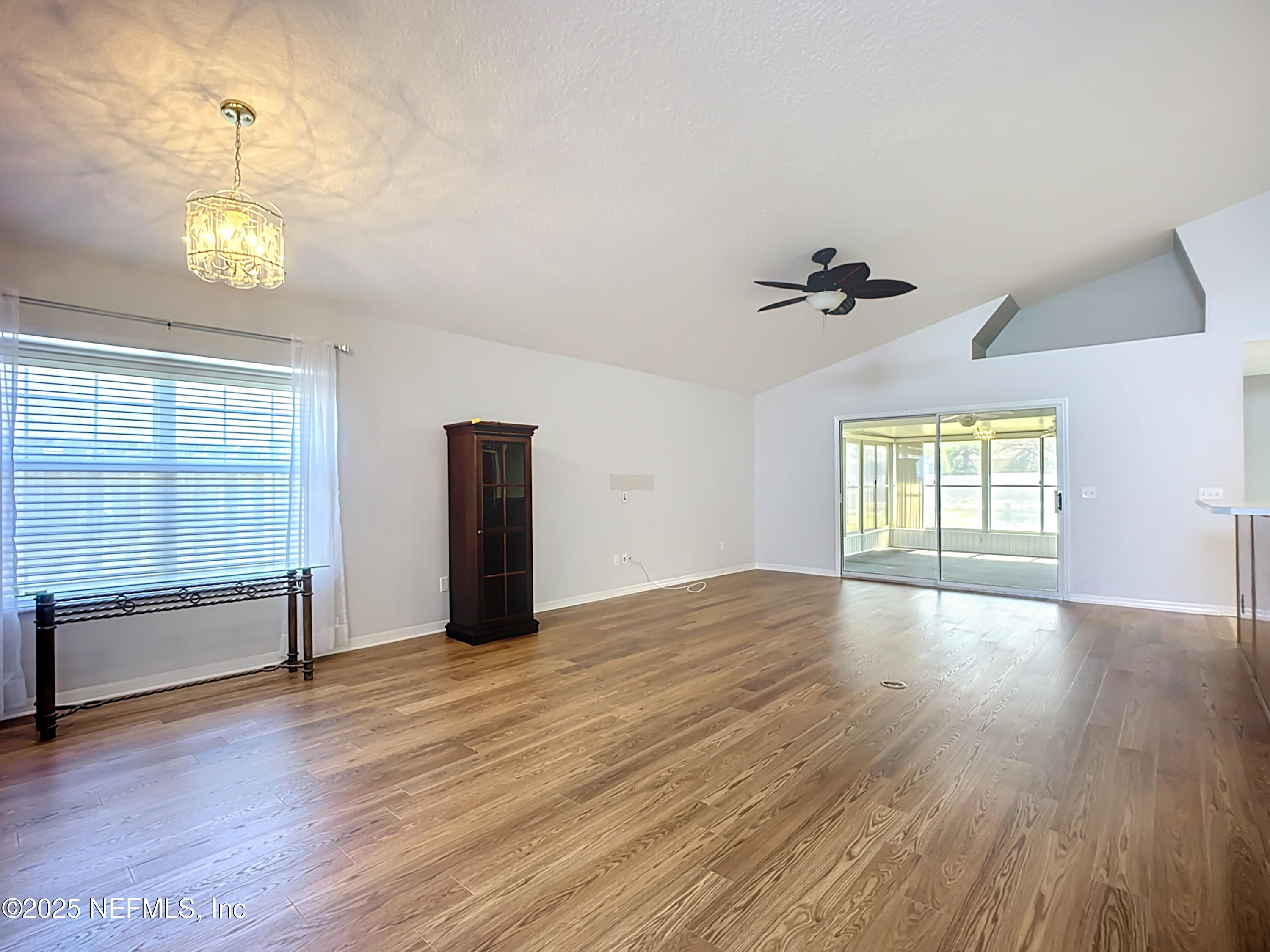 2284 COMMODORES CLUB Boulevard
