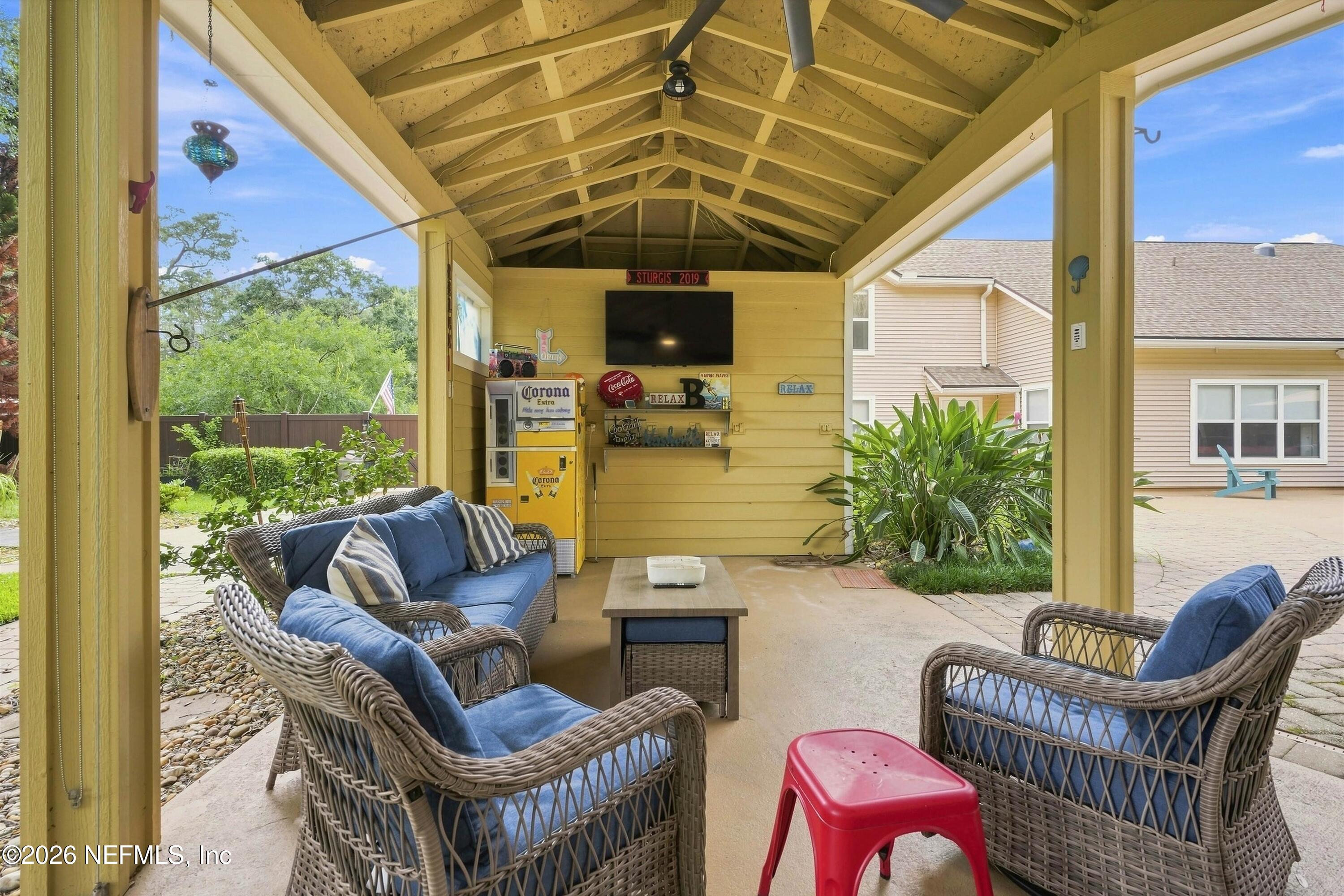 2718 CLAIRE Lane