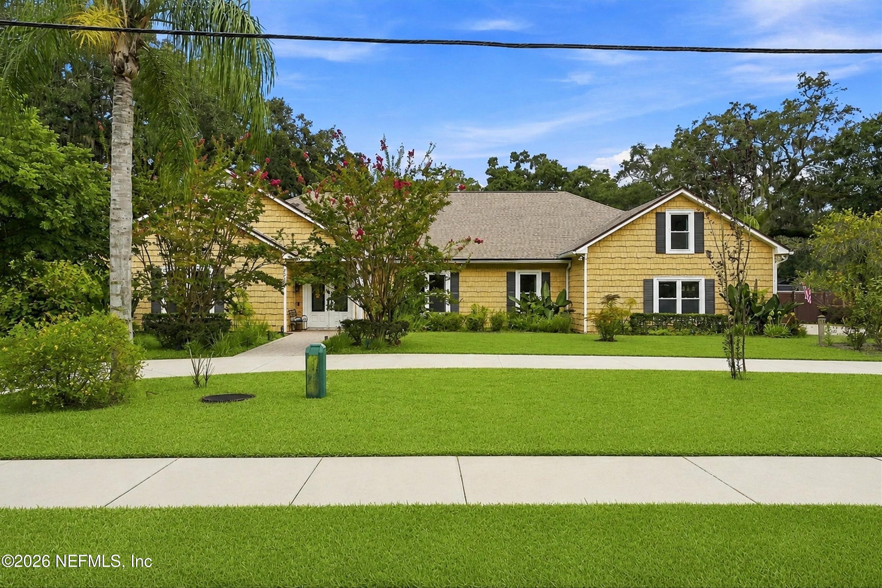 2718 CLAIRE Lane