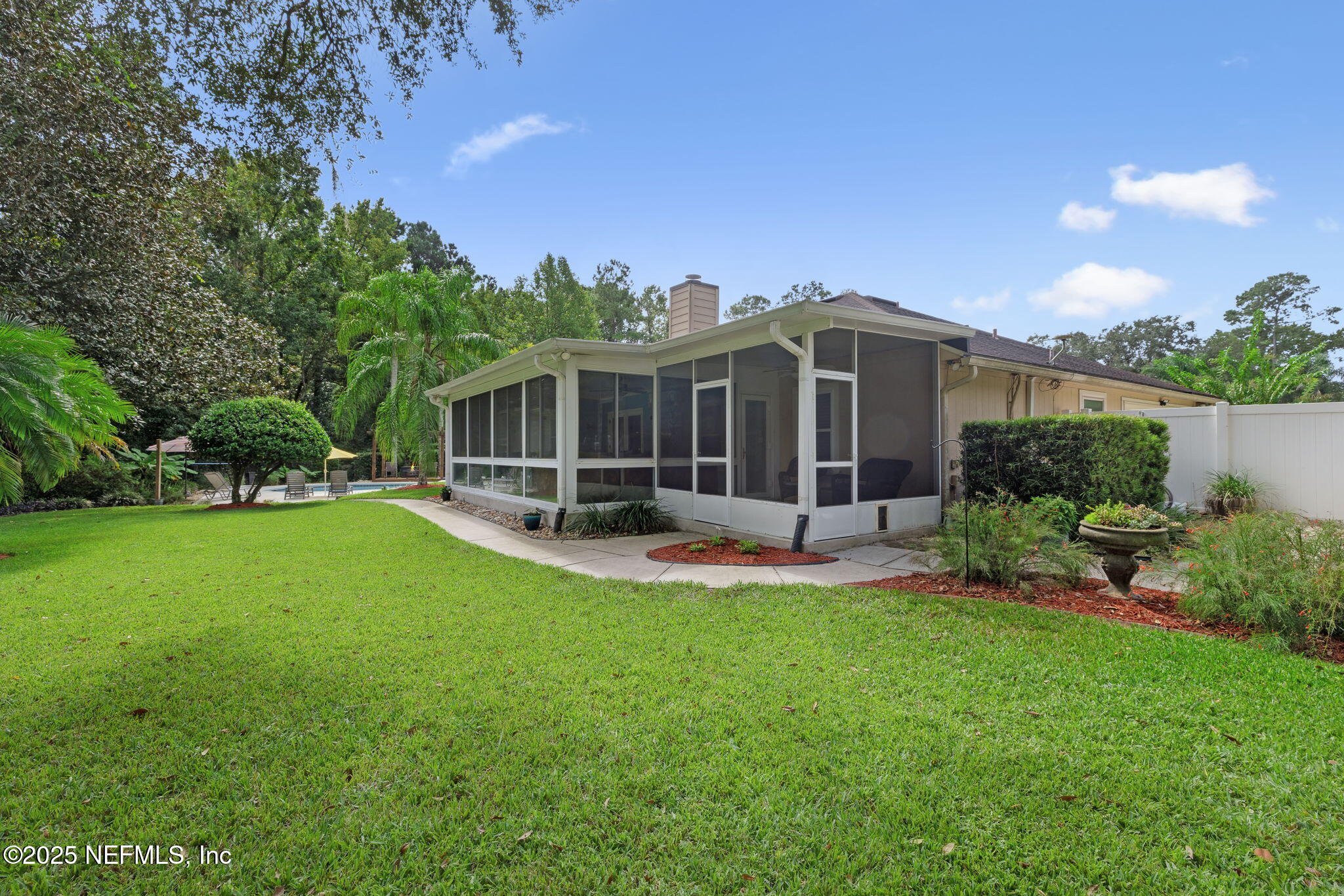 4437 HOLLYGATE Court