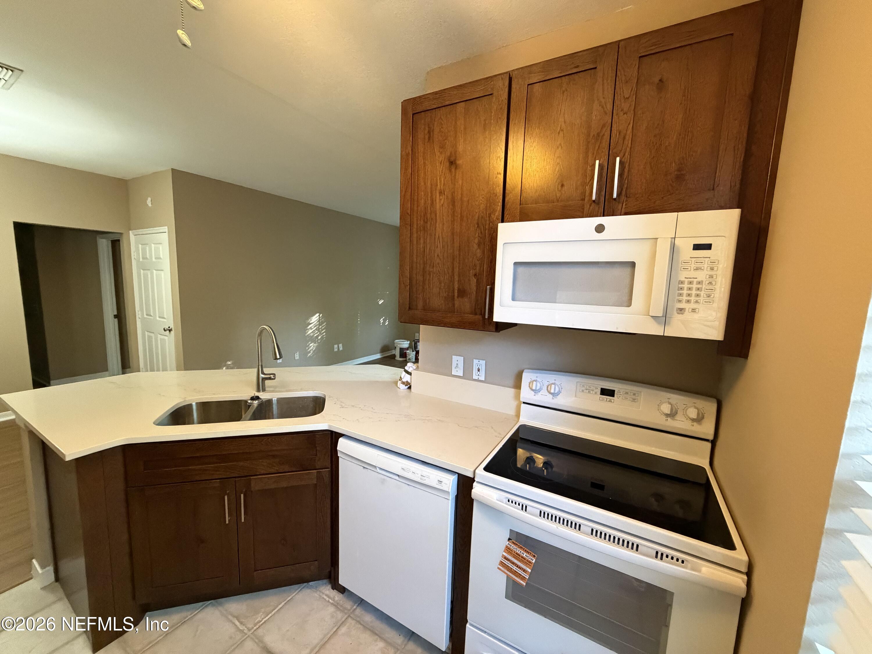 13703 RICHMOND PARK Drive N 2304