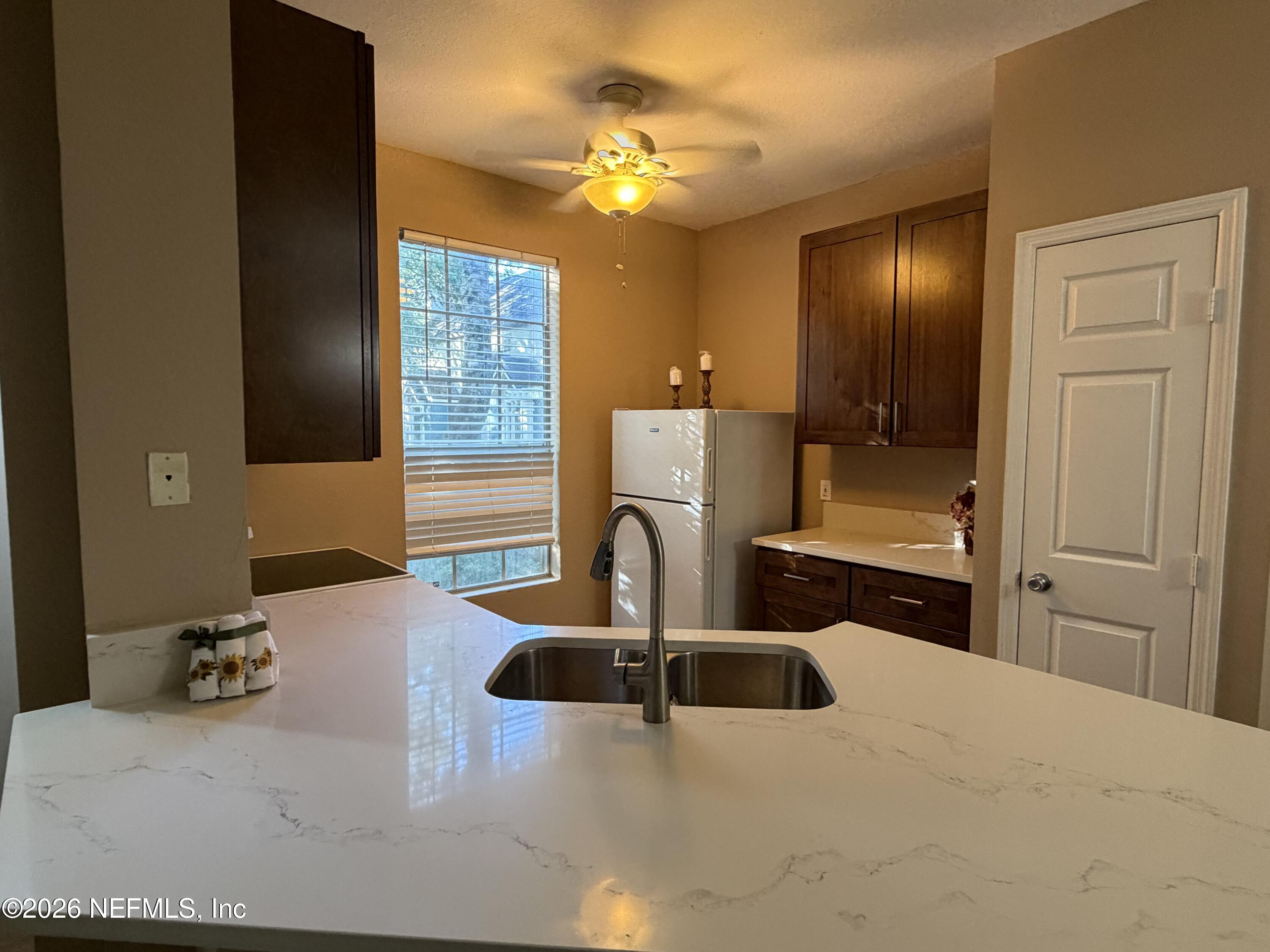 13703 RICHMOND PARK Drive N 2304