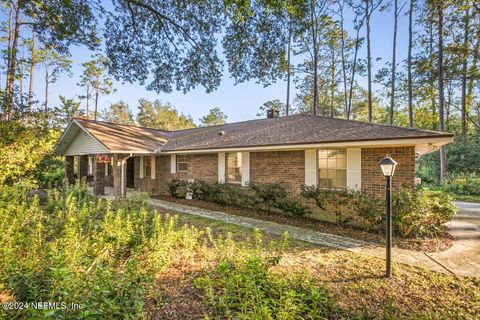 A home in Middleburg