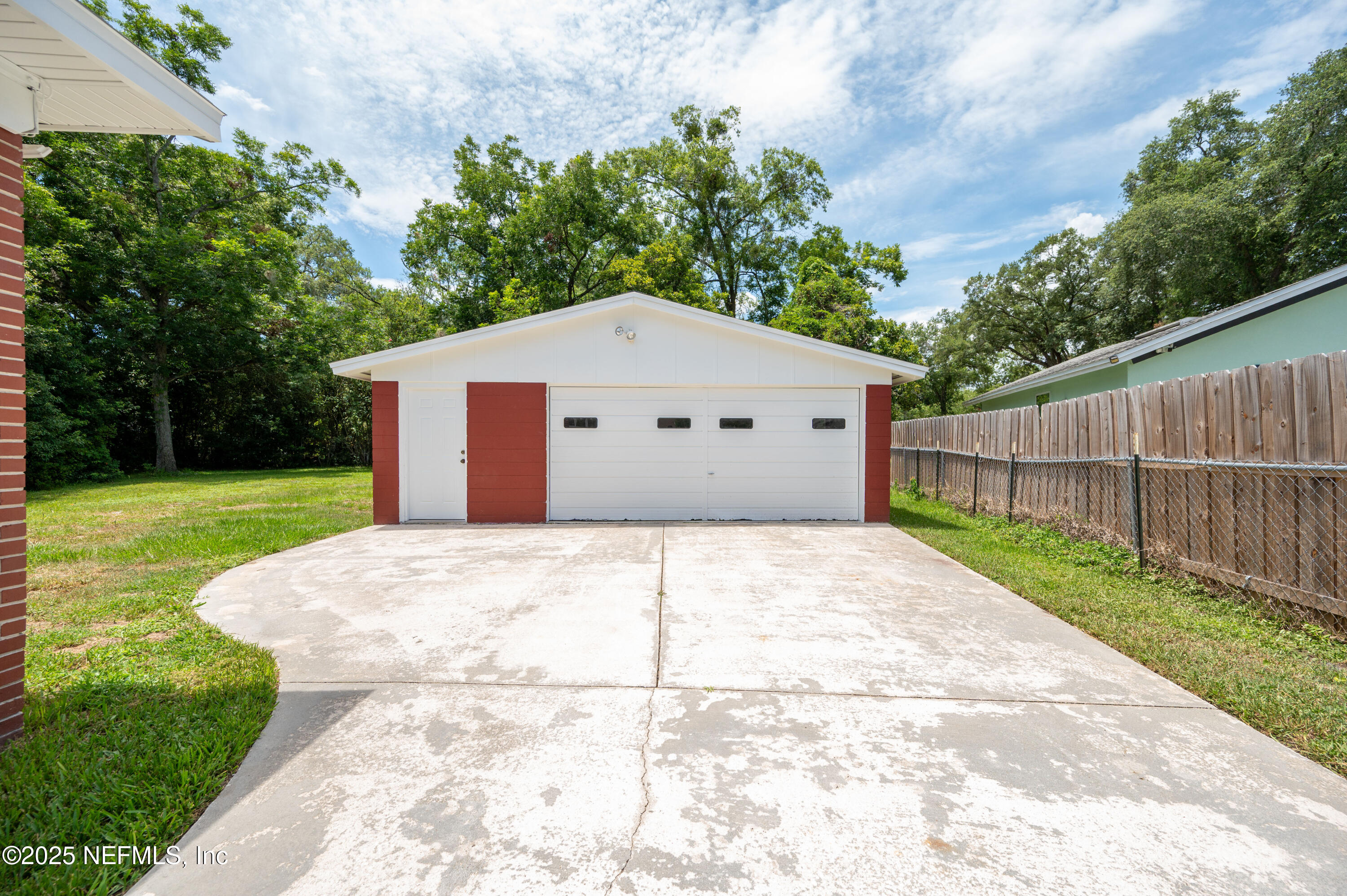 1232 GLEN LAURA Road