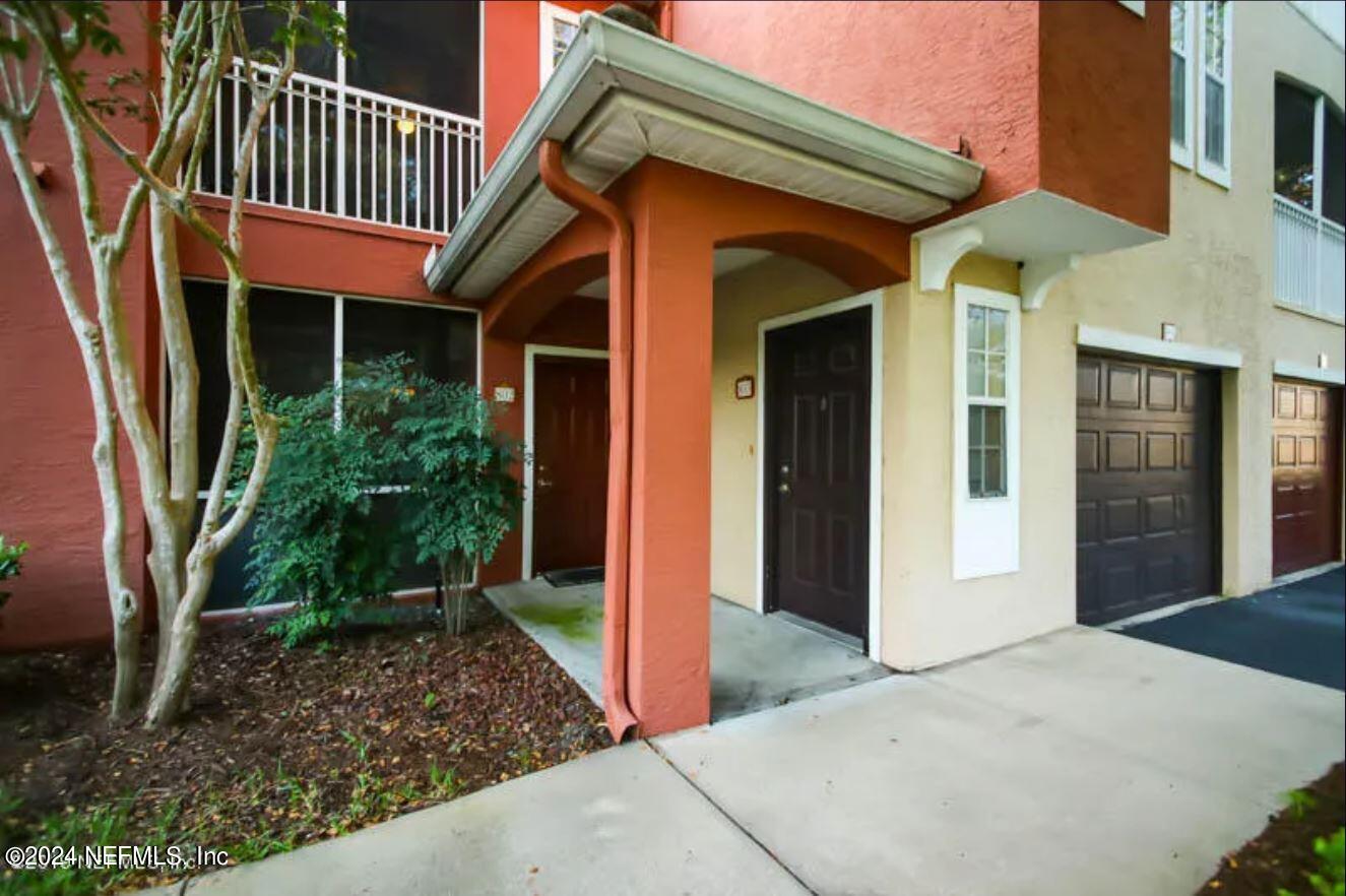 Jacksonville, FL home for sale located at 10075 Gate Parkway Unit 802, Jacksonville, FL 32246