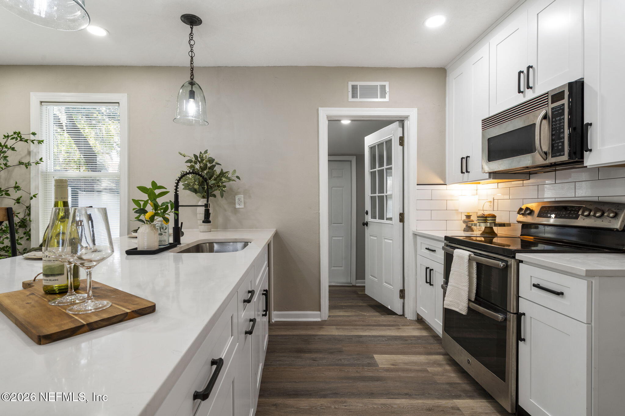 4318 KINGSBURY Street