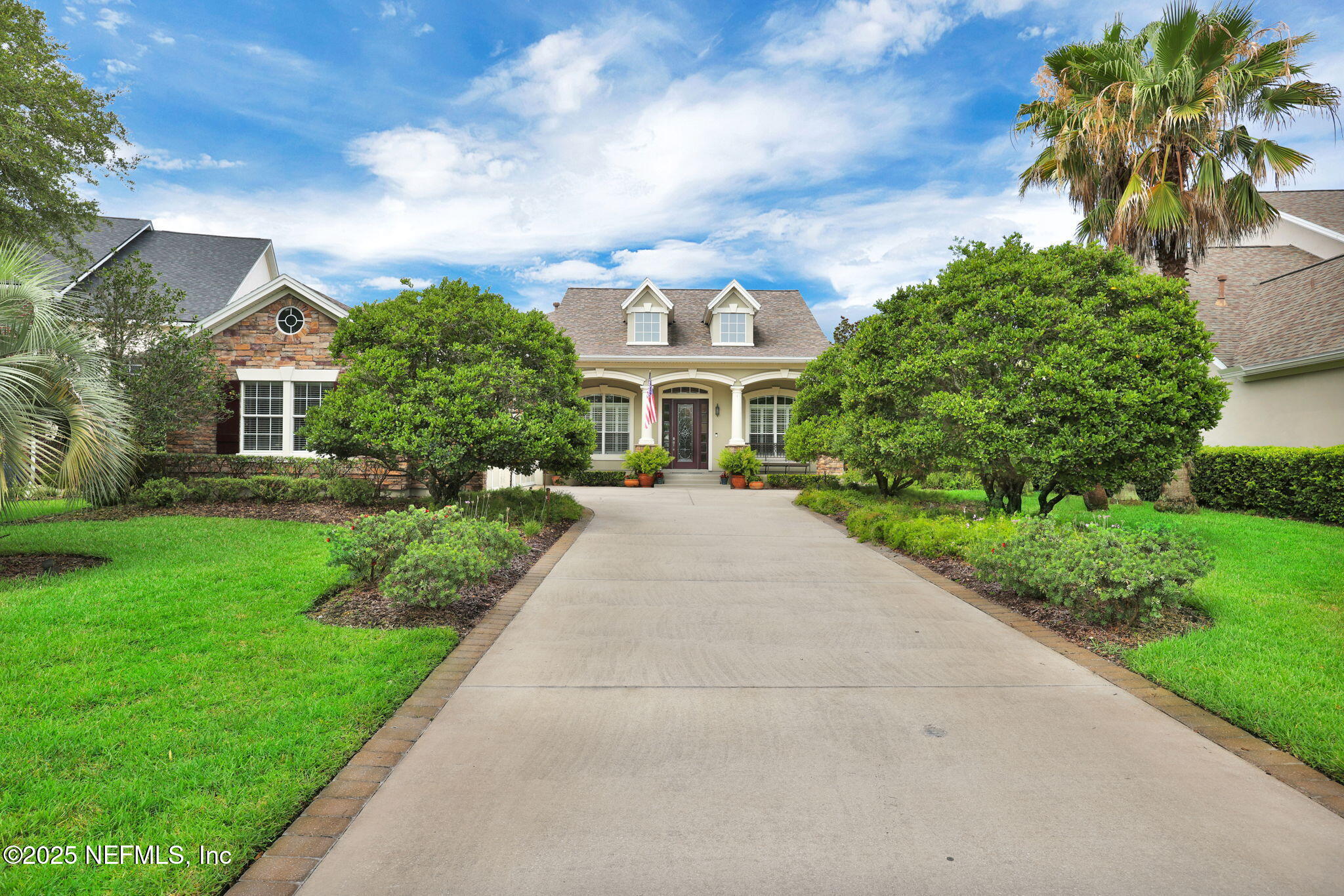 159 LA MESA Drive