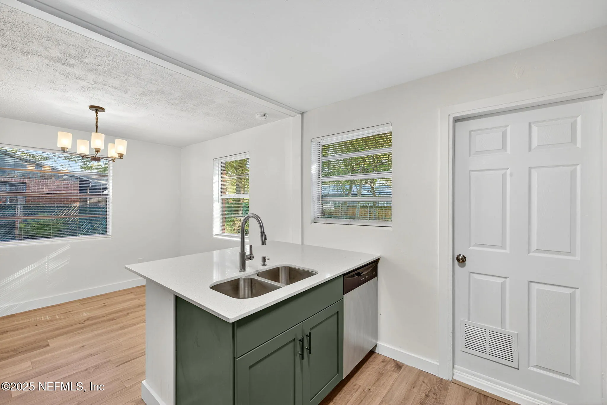 Jacksonville, Florida 32205, United States, 3 Bedrooms Bedrooms, ,1 BathroomBathrooms,Residential,Active,232841