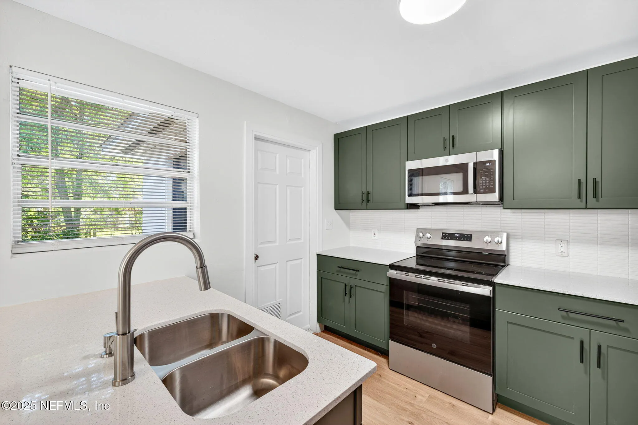 Jacksonville, Florida 32205, United States, 3 Bedrooms Bedrooms, ,1 BathroomBathrooms,Residential,Active,232841