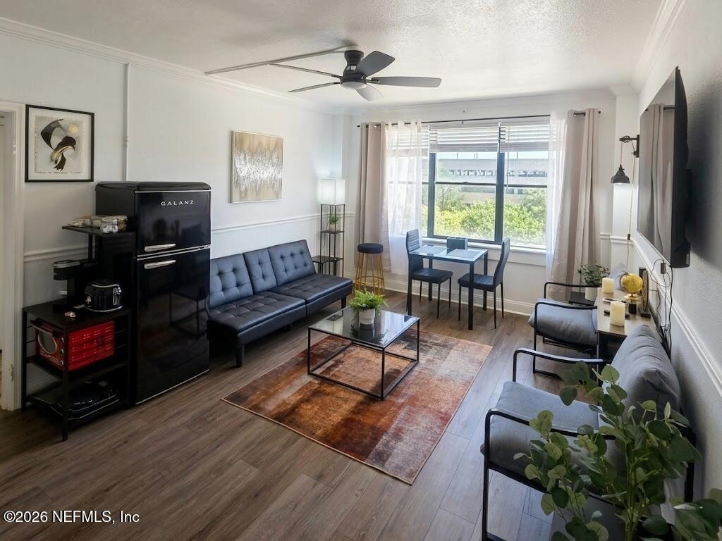 311 W ASHLEY Street 305