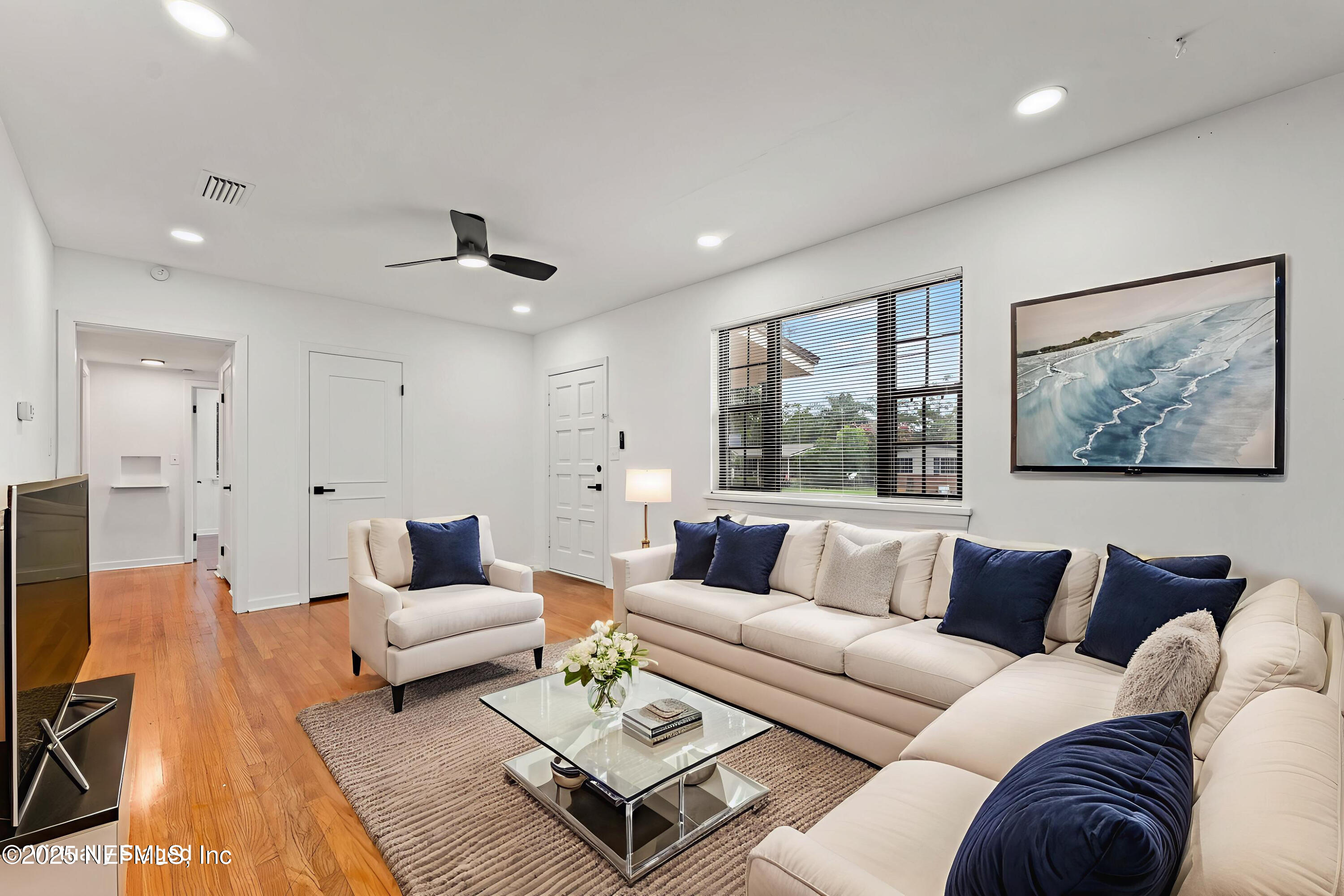 6014 WOODSIDE Drive