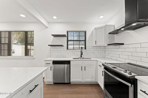 6014 WOODSIDE Drive Jacksonville FL 32210