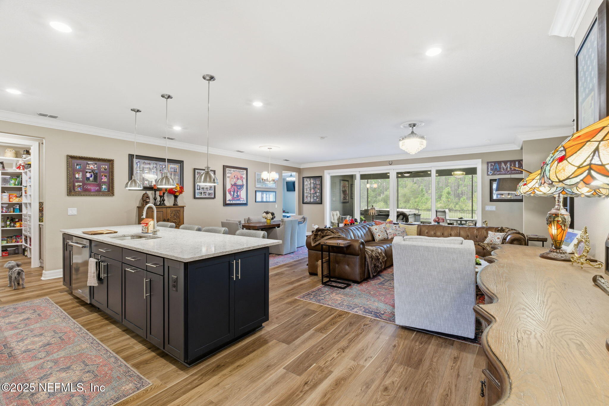 2316 GLADE Lane