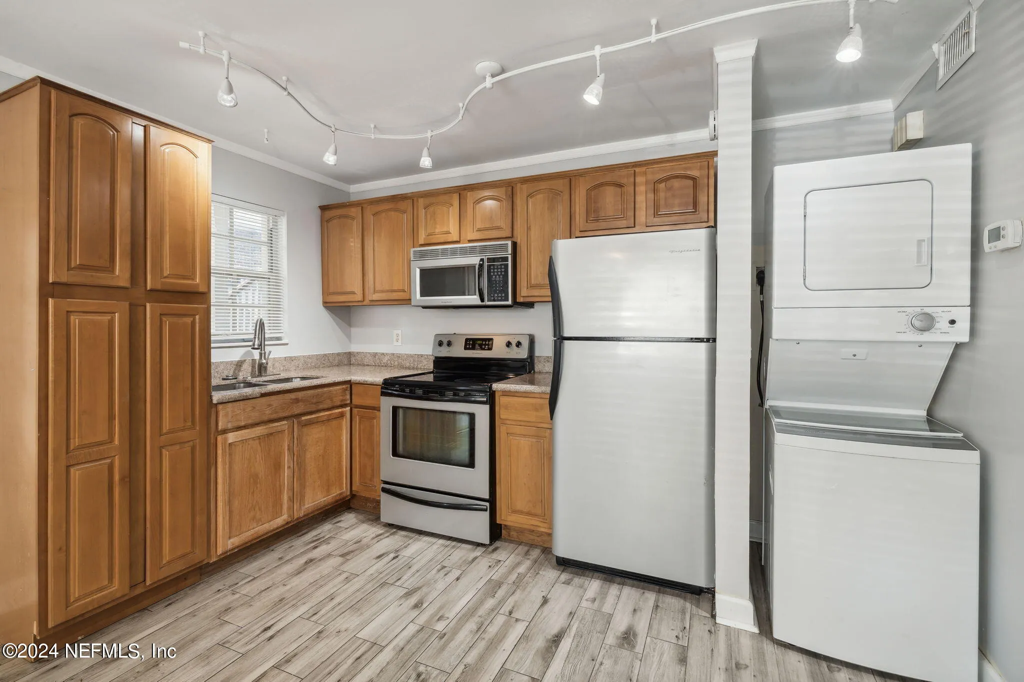 Jacksonville, Florida 32204, United States, 10 Bedrooms Bedrooms, ,10 BathroomsBathrooms,Residential,Pending,49812