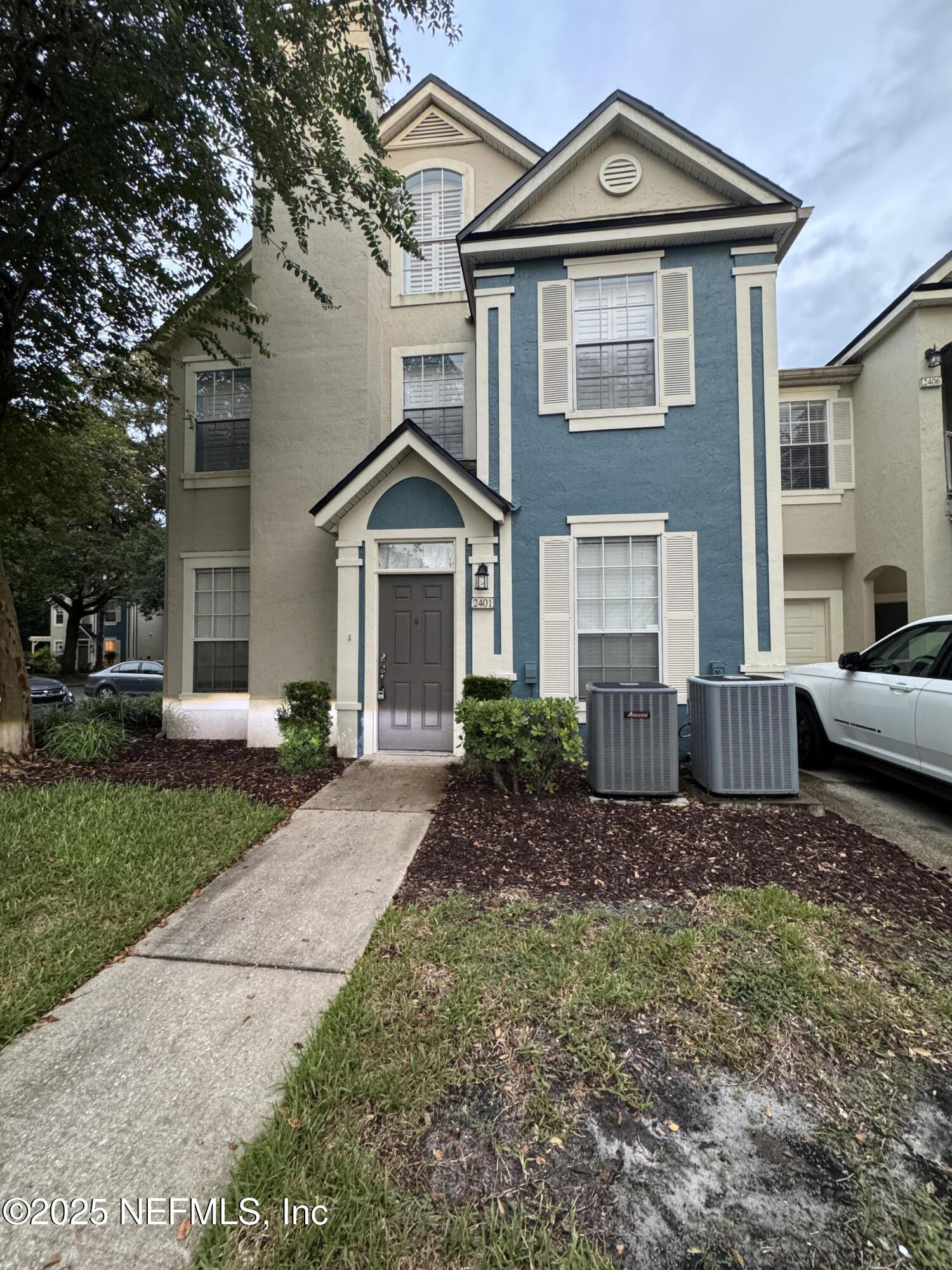 13703 RICHMOND PARK Drive N 2401