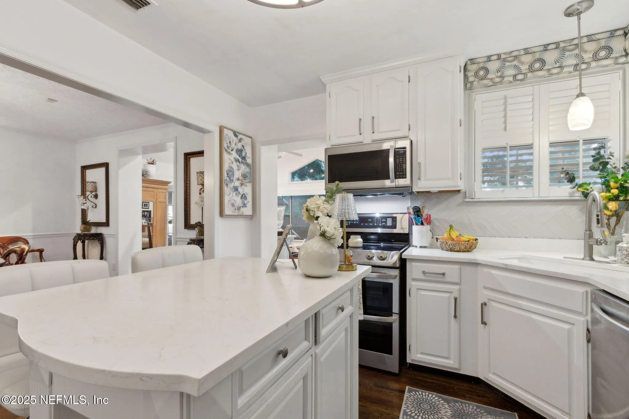 Jacksonville, Florida 32207, United States, 3 Bedrooms Bedrooms, ,3 BathroomsBathrooms,Residential,Pending,204945