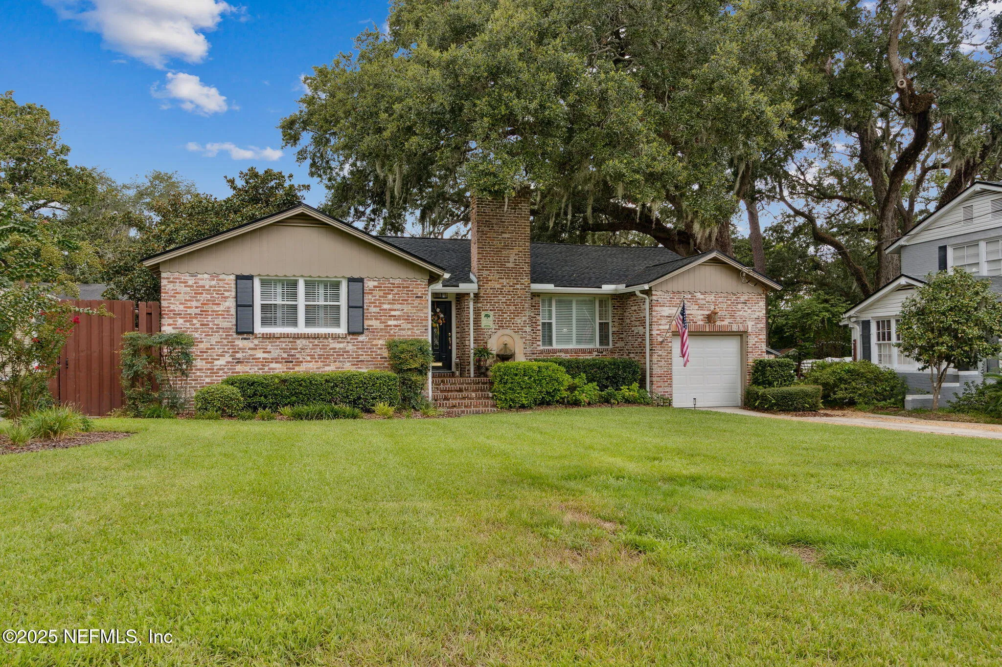 Jacksonville, Florida 32207, United States, 3 Bedrooms Bedrooms, ,3 BathroomsBathrooms,Residential,Pending,204945