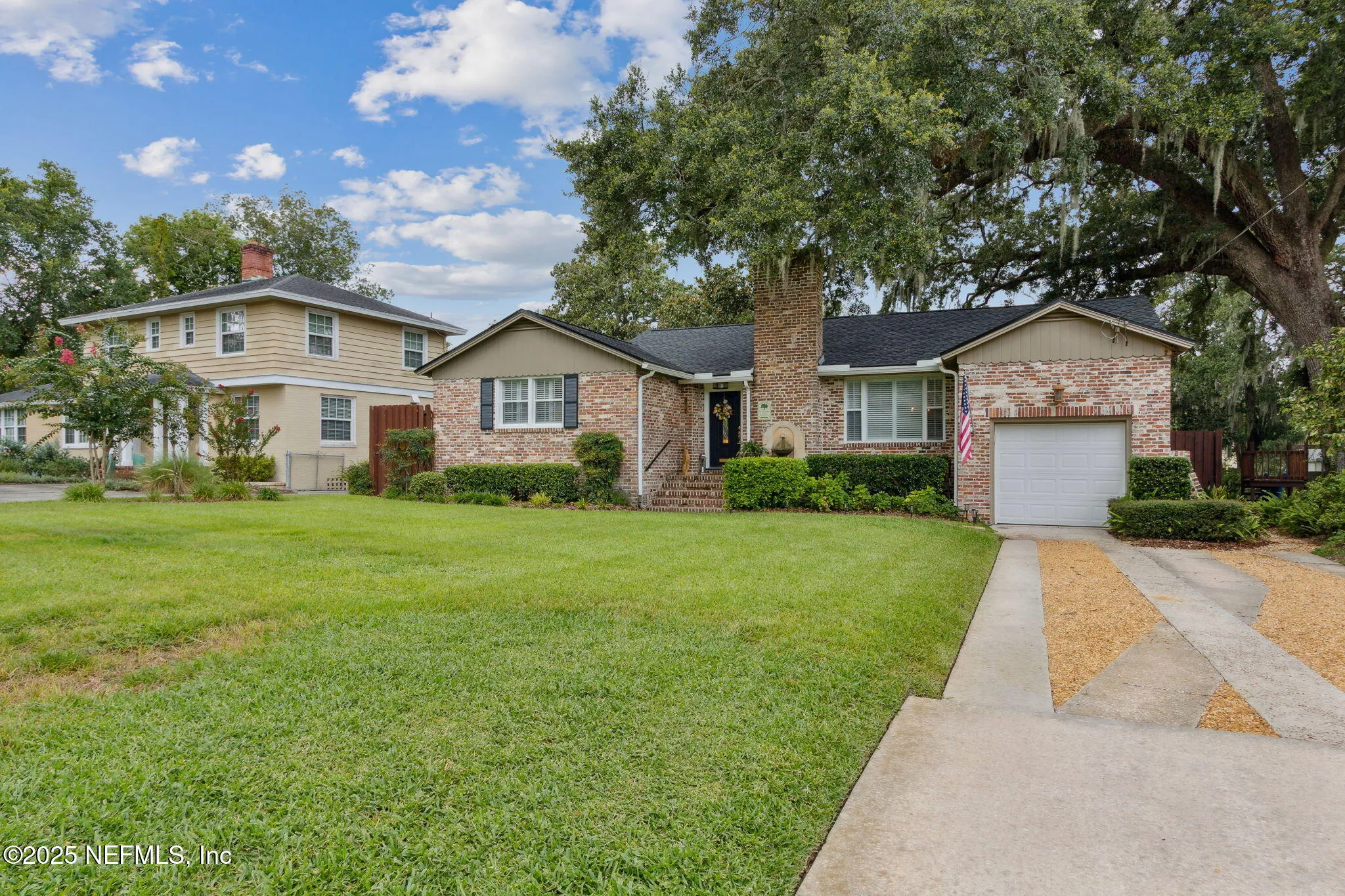 Jacksonville, Florida 32207, United States, 3 Bedrooms Bedrooms, ,3 BathroomsBathrooms,Residential,Pending,204945