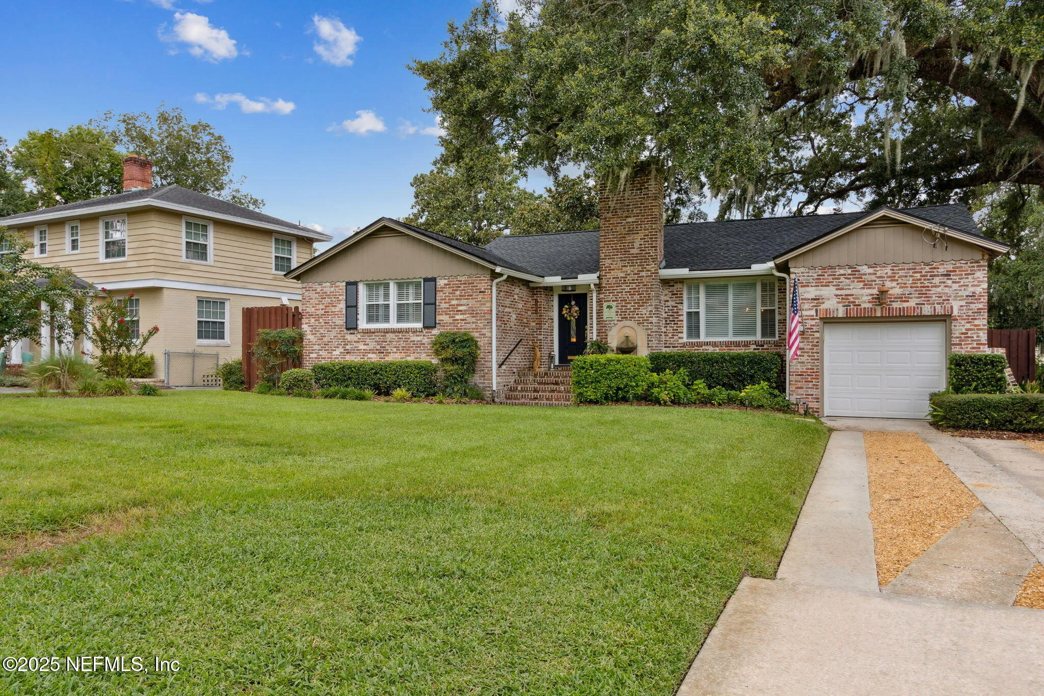 Jacksonville, Florida 32207, United States, 3 Bedrooms Bedrooms, ,3 BathroomsBathrooms,Residential,Pending,204945