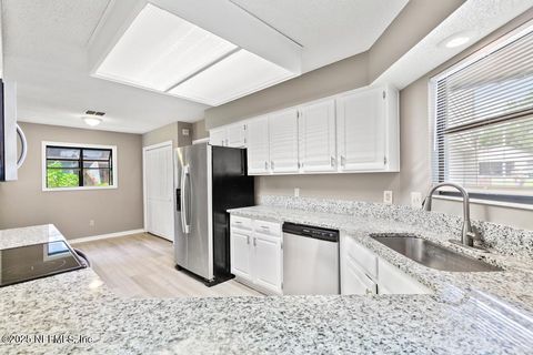 3604 HEATHWOOD Court Jacksonville FL 32277