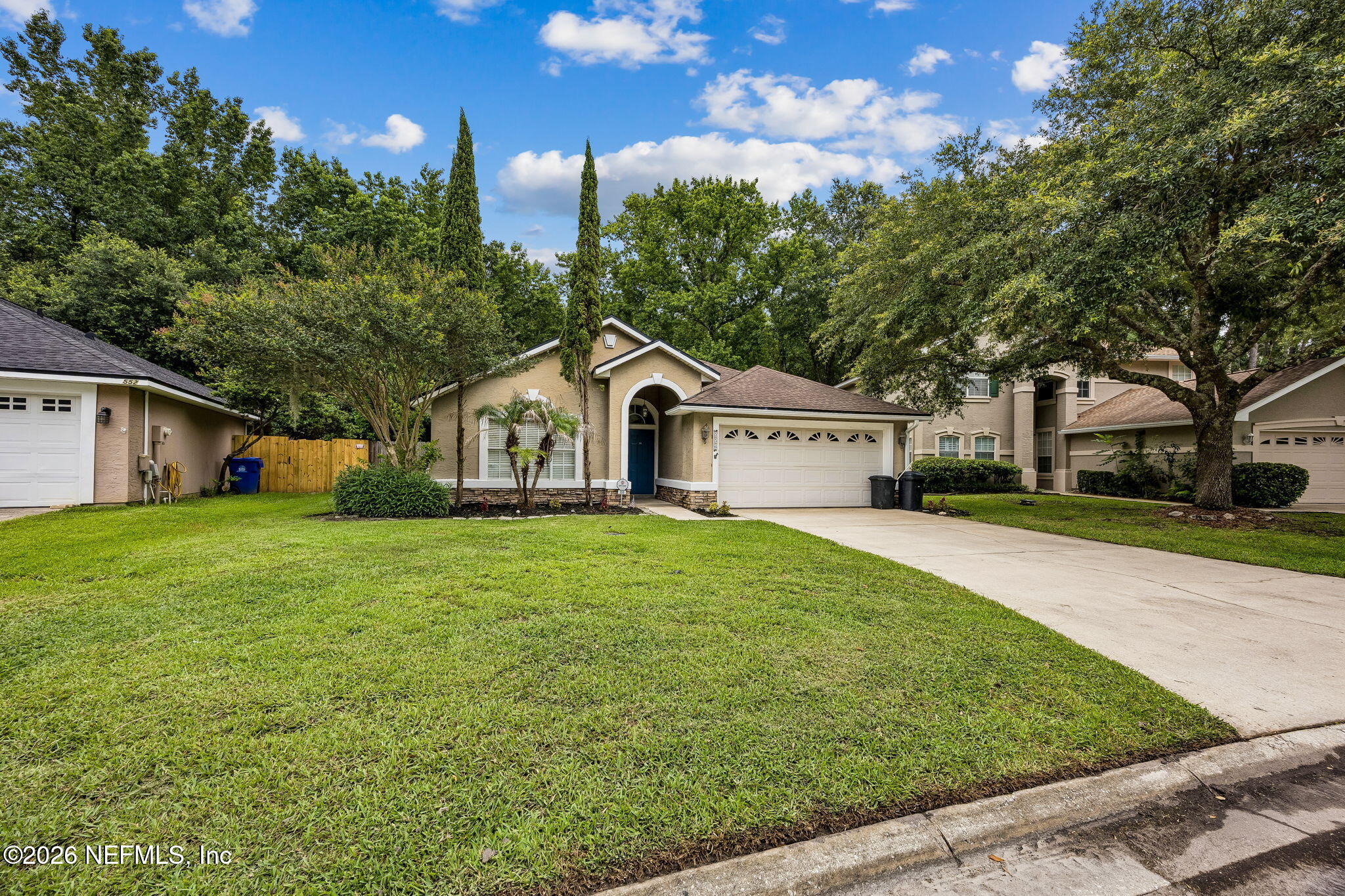 556 REDBERRY Lane