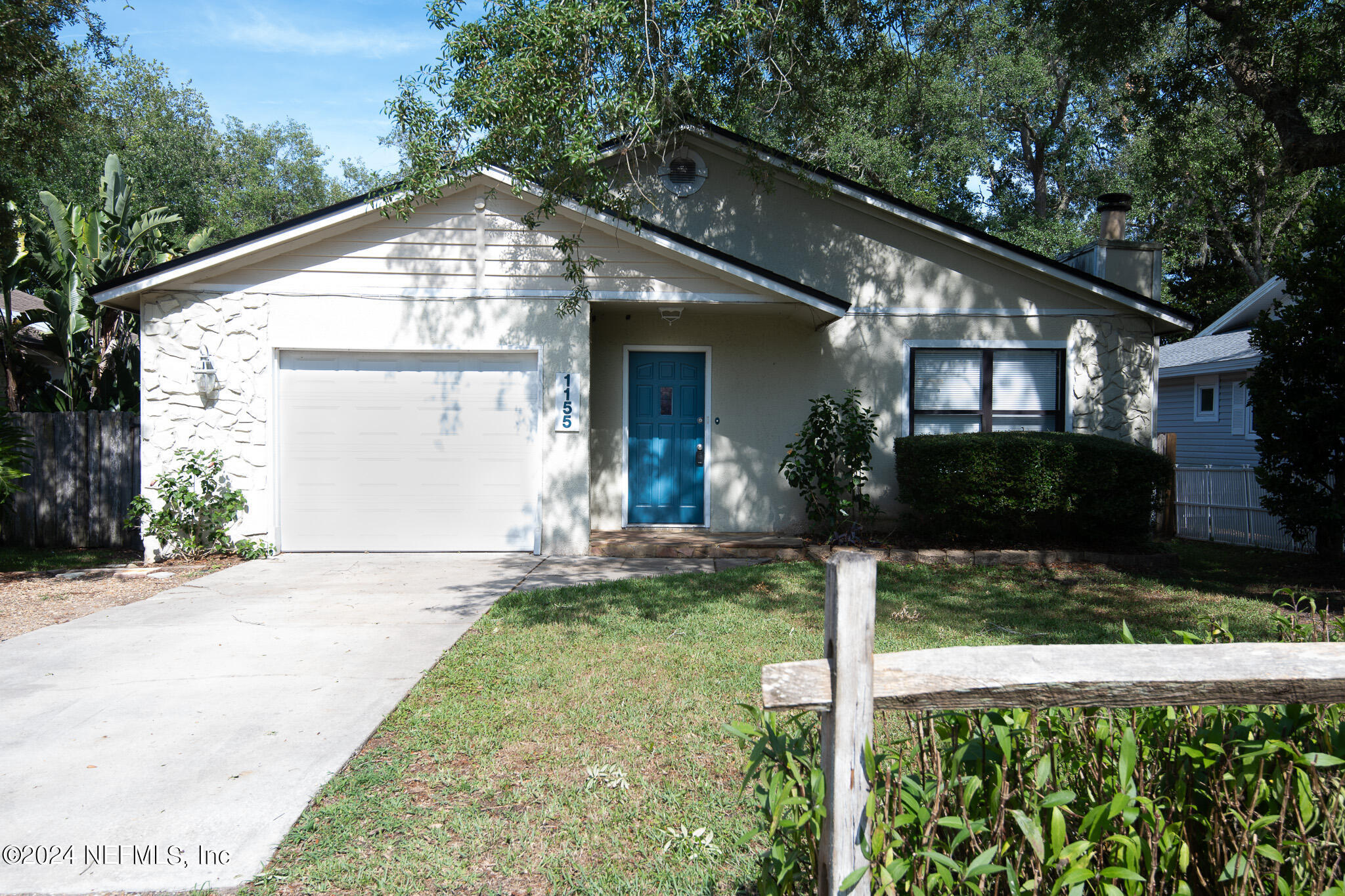 Jacksonville Beach, FL home for sale located at 1155 19th Street N, Jacksonville Beach, FL 32250
