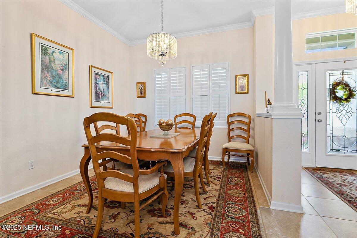 253 PARKWOOD Circle