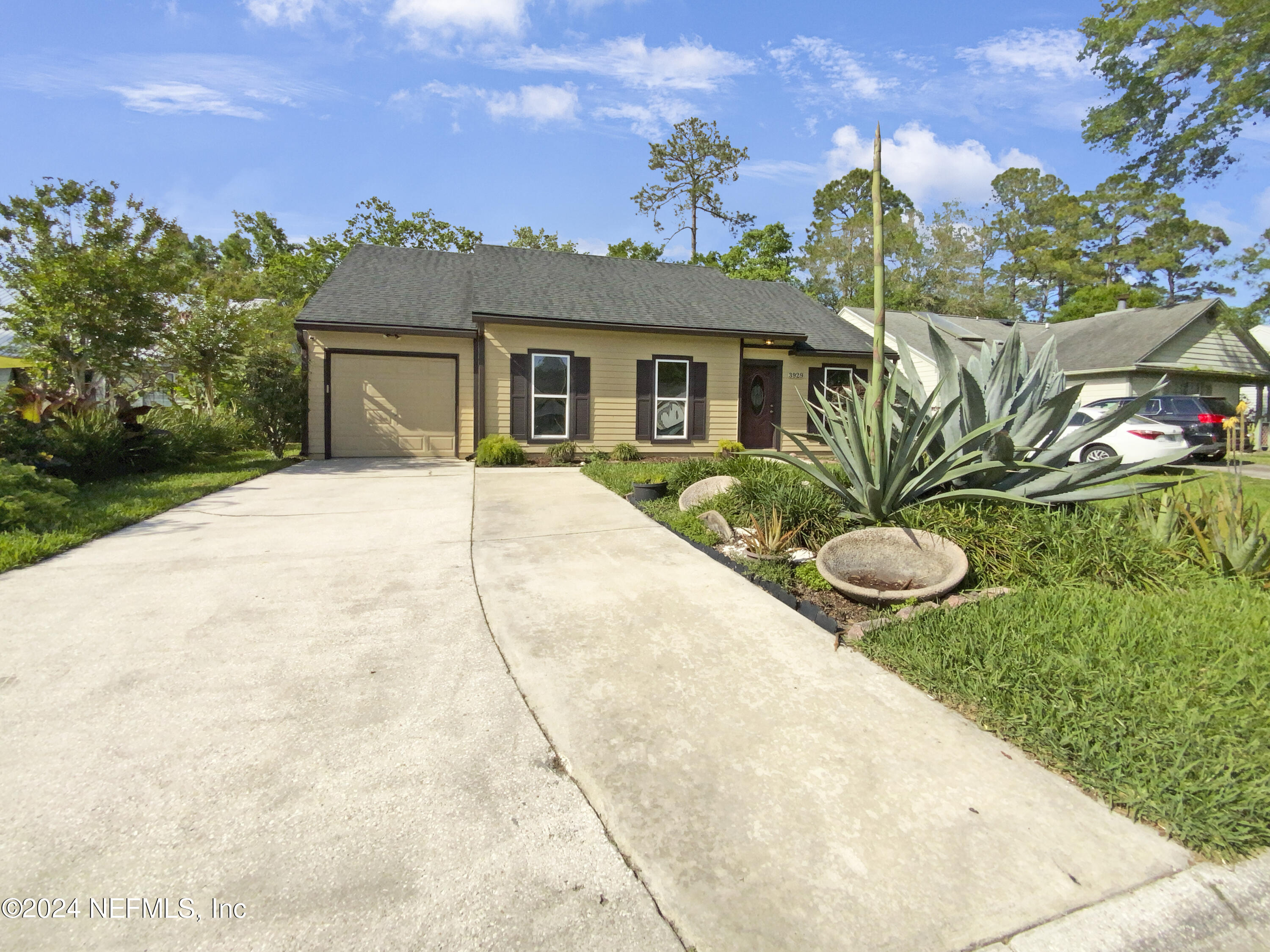 Jacksonville, FL home for sale located at 3929 English Colony Drive N, Jacksonville, FL 32257