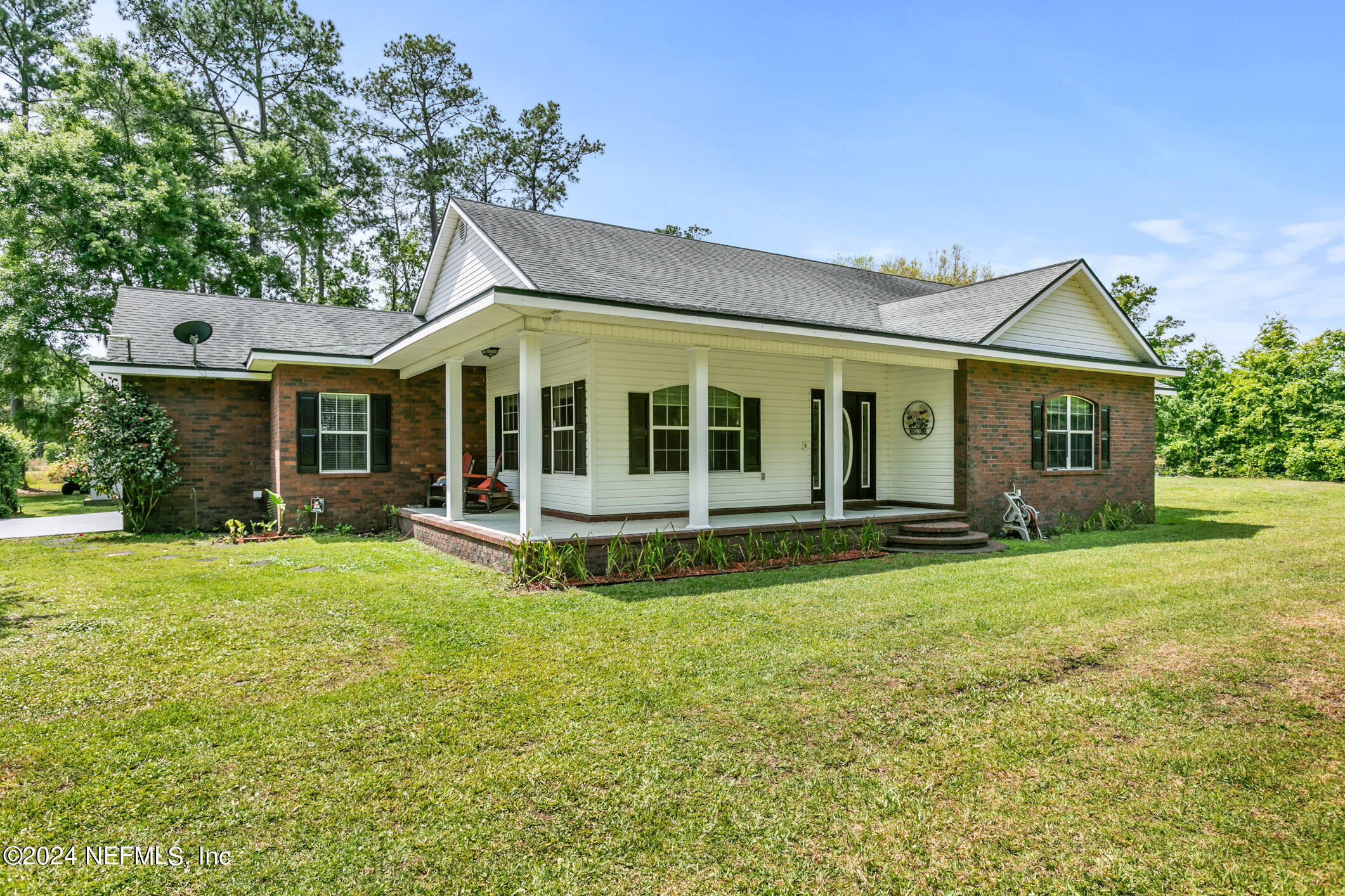 Bryceville, FL home for sale located at 585 Whoa Ln Lane, Bryceville, FL 32009