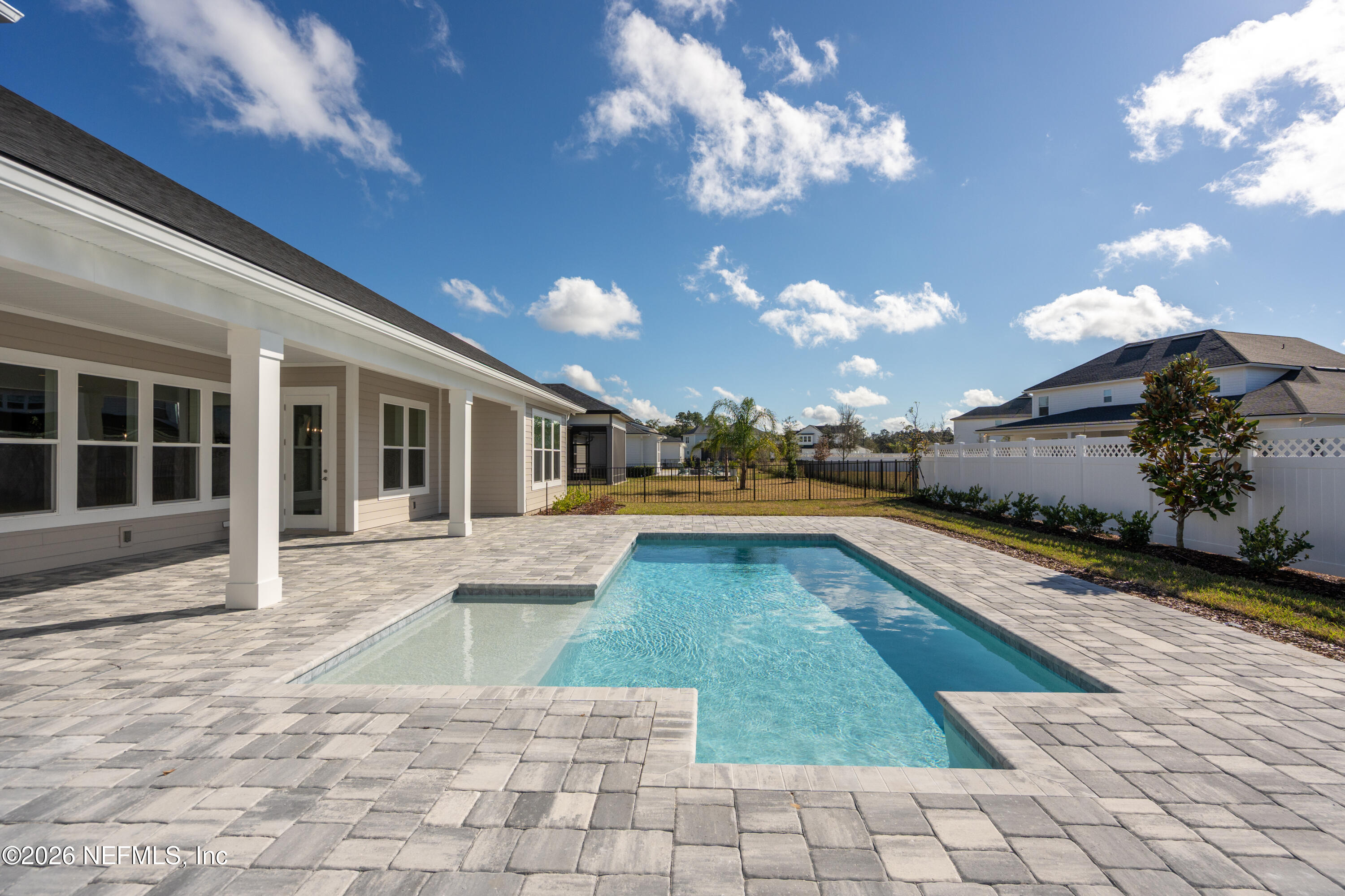 392 COURTNEY OAKS Drive