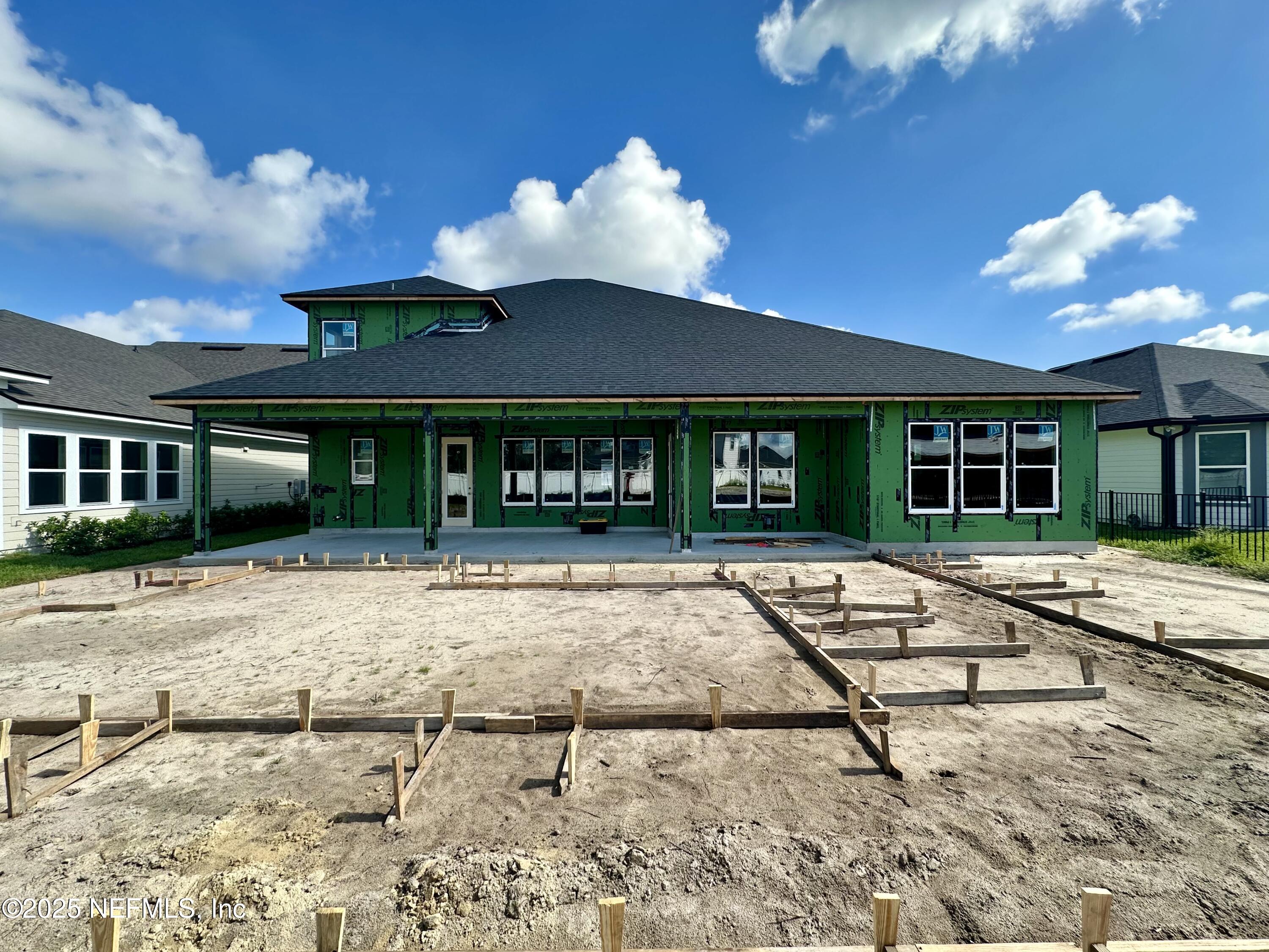 392 COURTNEY OAKS Drive