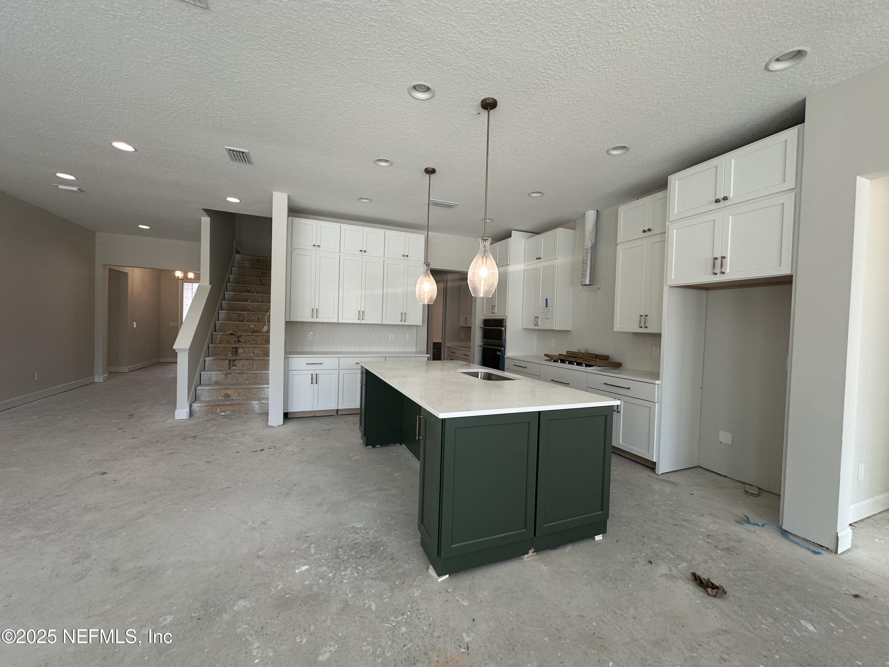 392 COURTNEY OAKS Drive