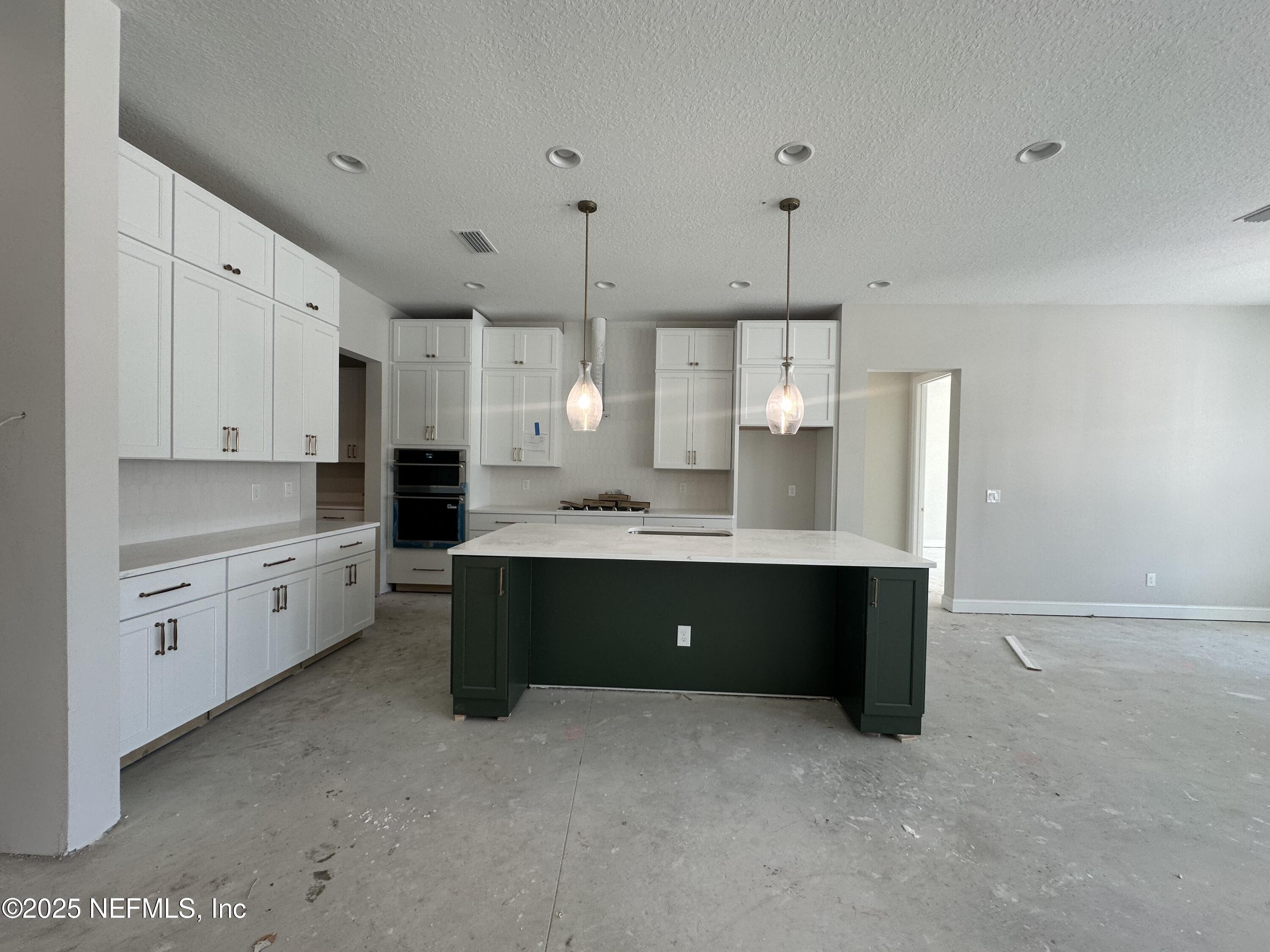 392 COURTNEY OAKS Drive