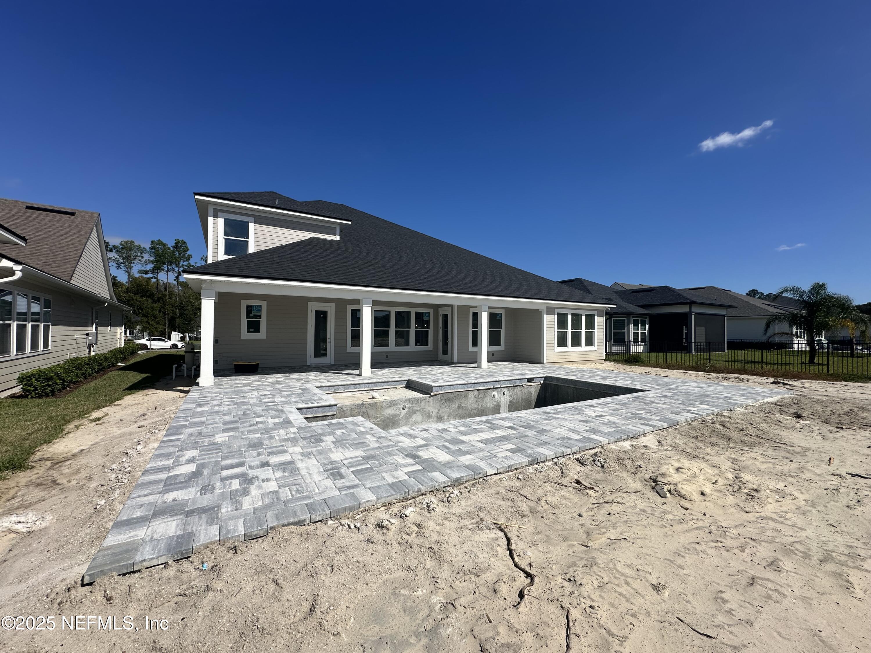 392 COURTNEY OAKS Drive