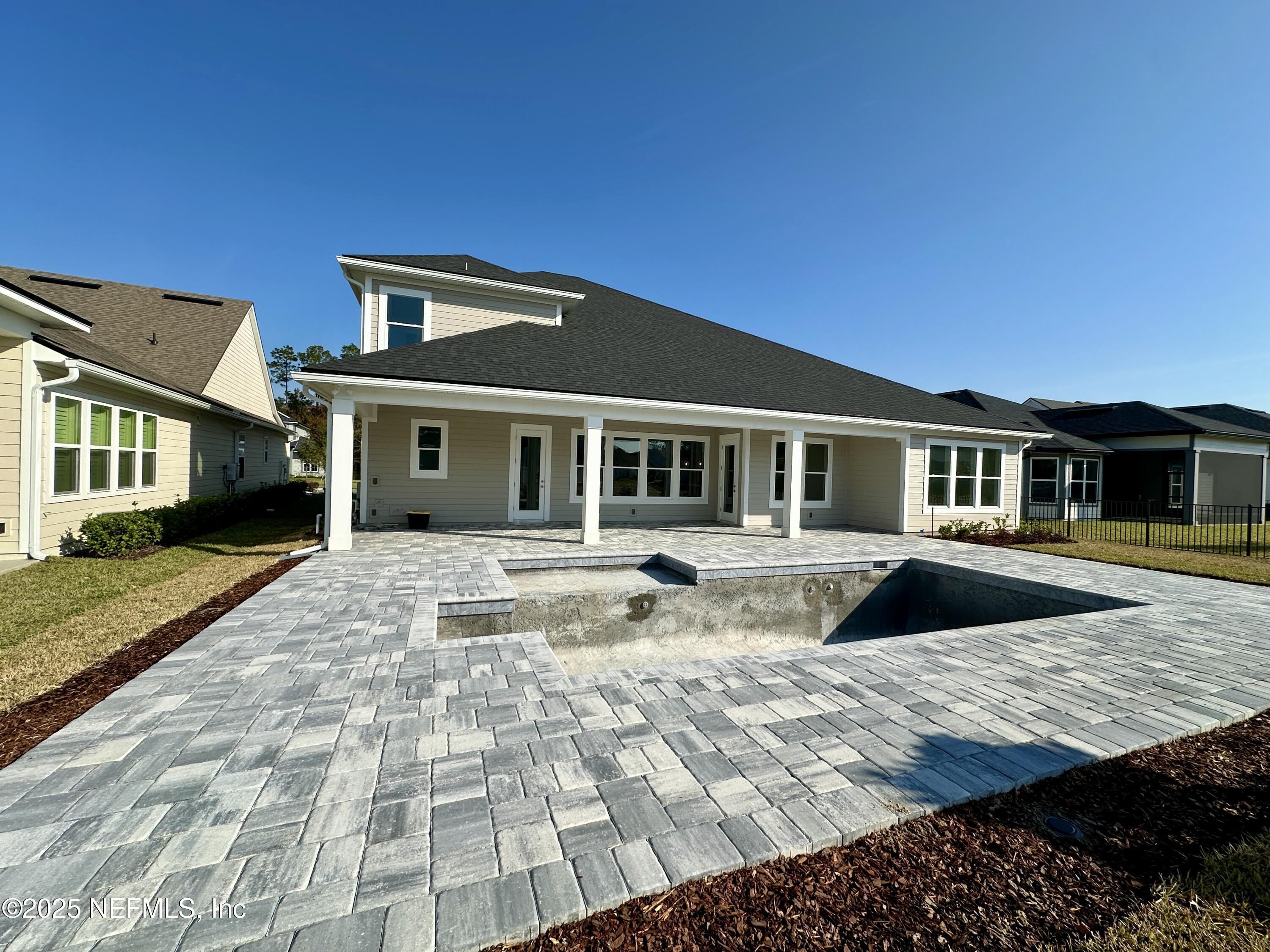 392 COURTNEY OAKS Drive