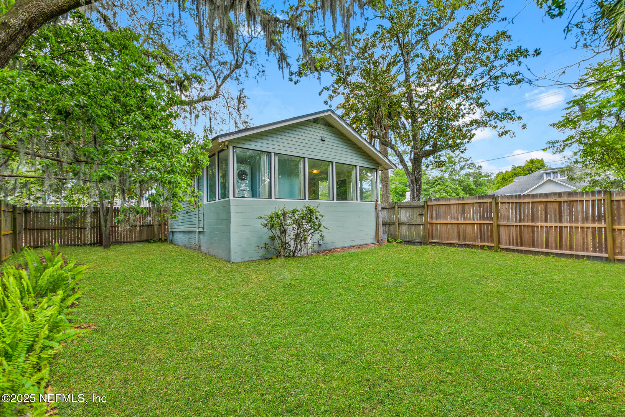 1709 PINEGROVE Avenue