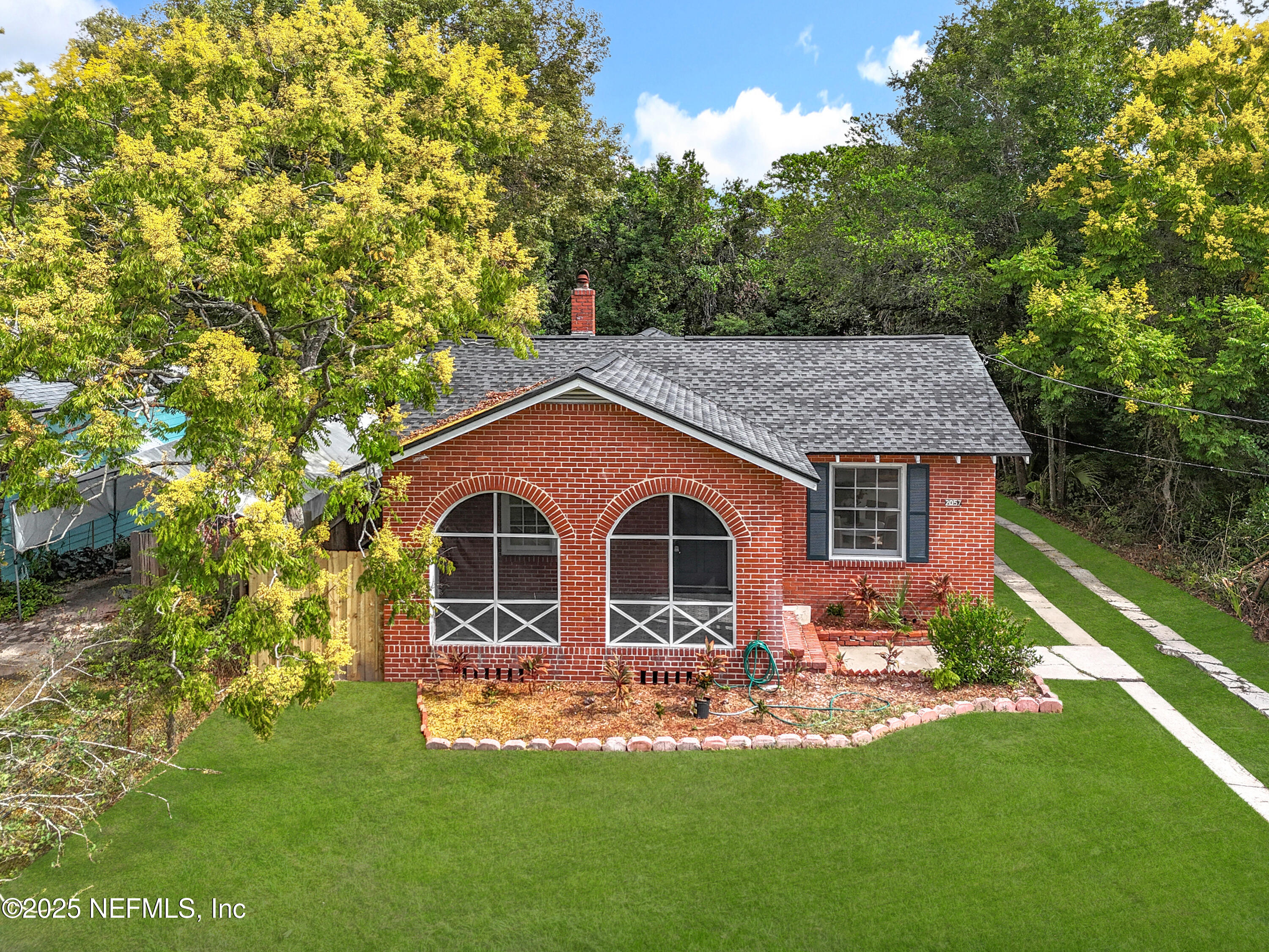 2057 SOUTHAMPTON Road