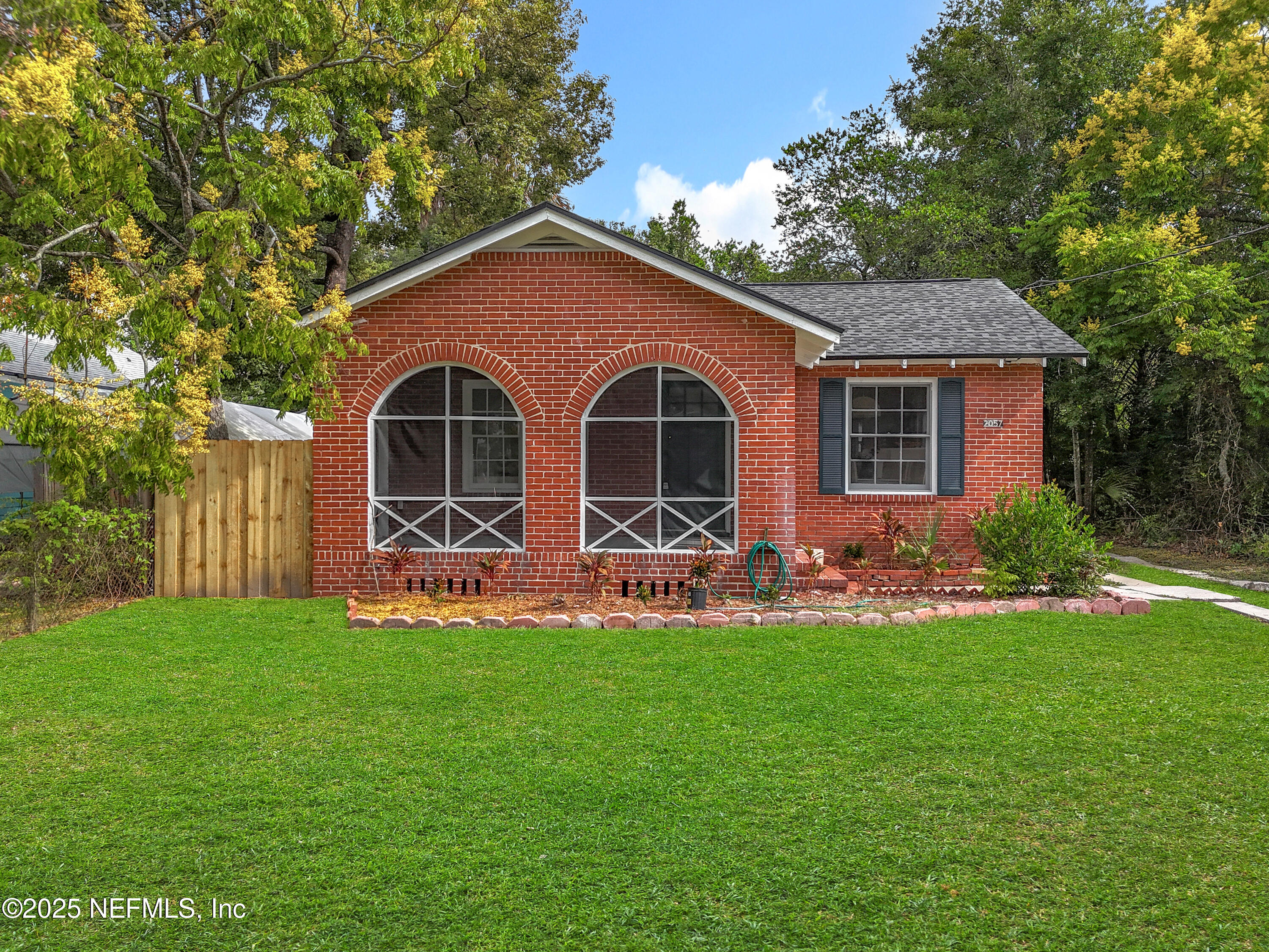 2057 SOUTHAMPTON Road