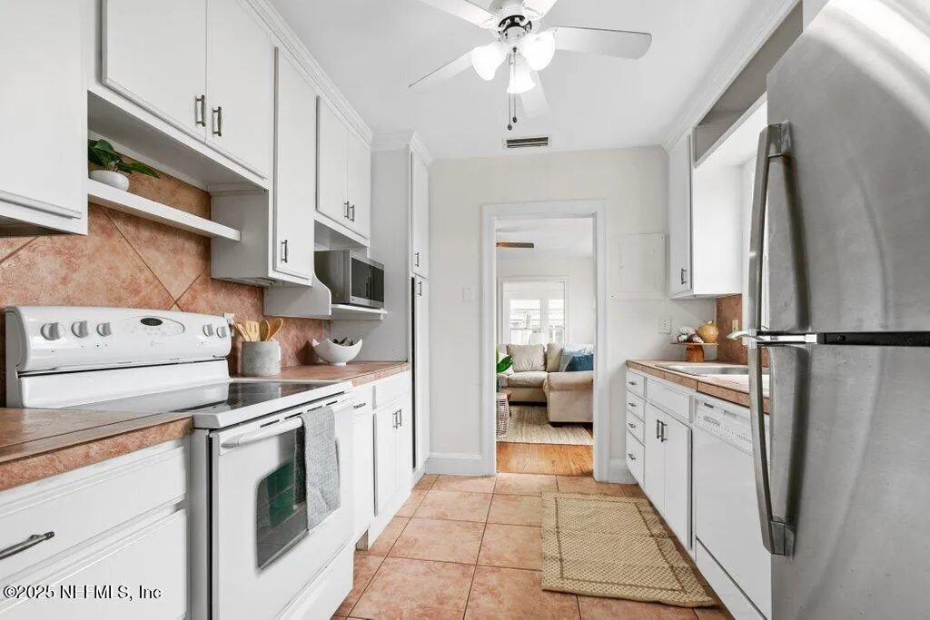 Jacksonville Beach, Florida 32250, United States, 4 Bedrooms Bedrooms, ,2 BathroomsBathrooms,Residential,Active,86009