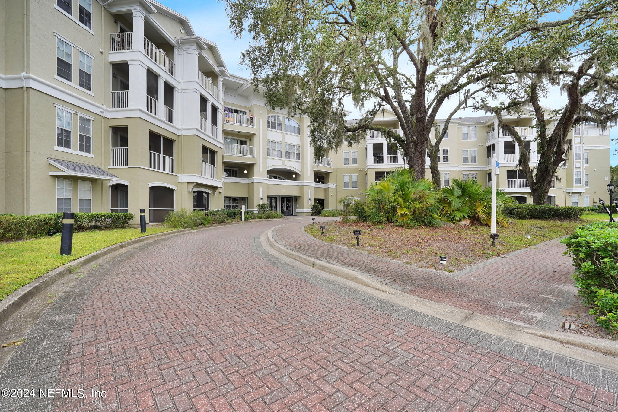 8290 GATE Parkway W 132