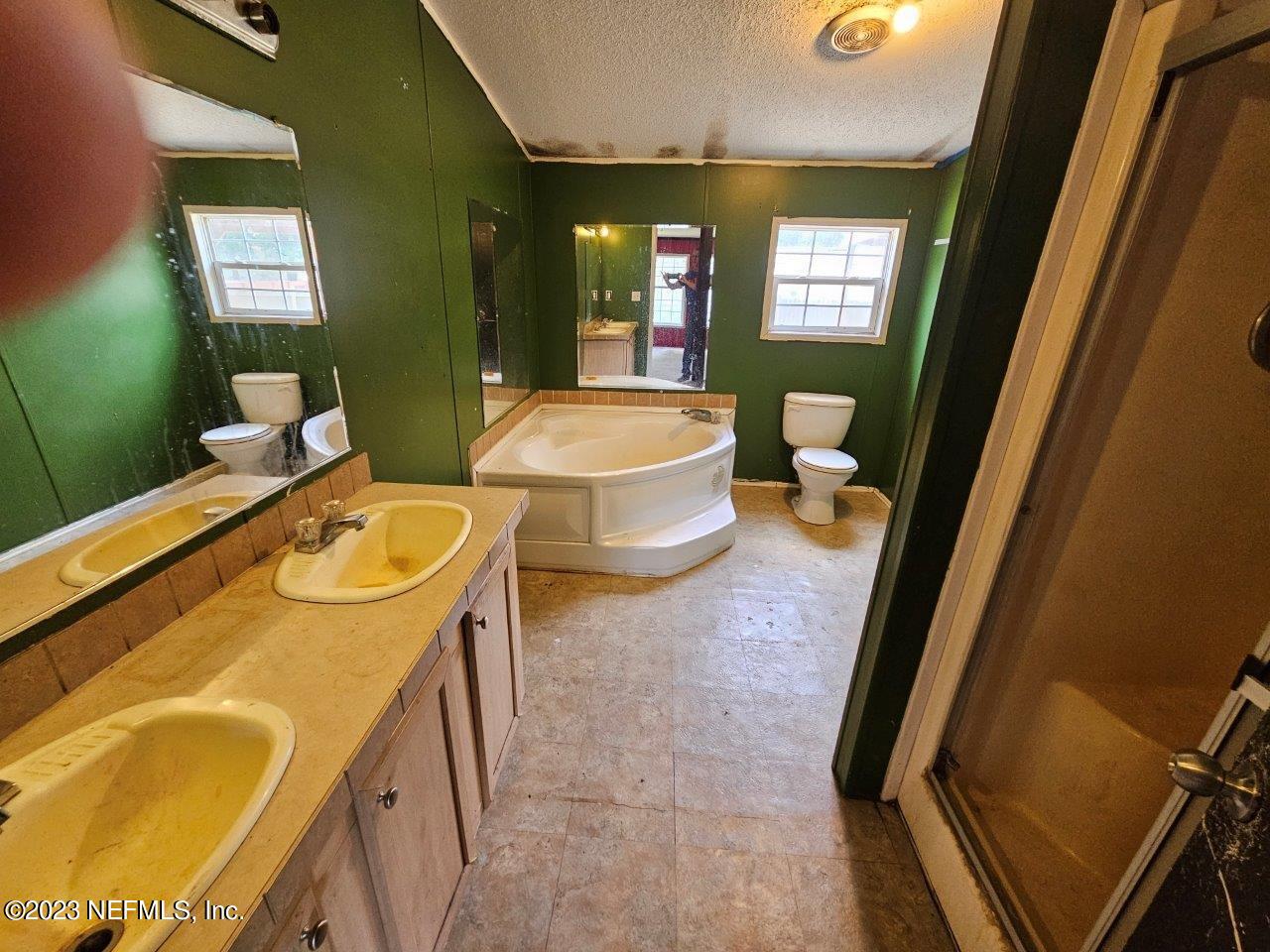 Photo 9 of 13 of 8674 ALEXA Lane mobile home
